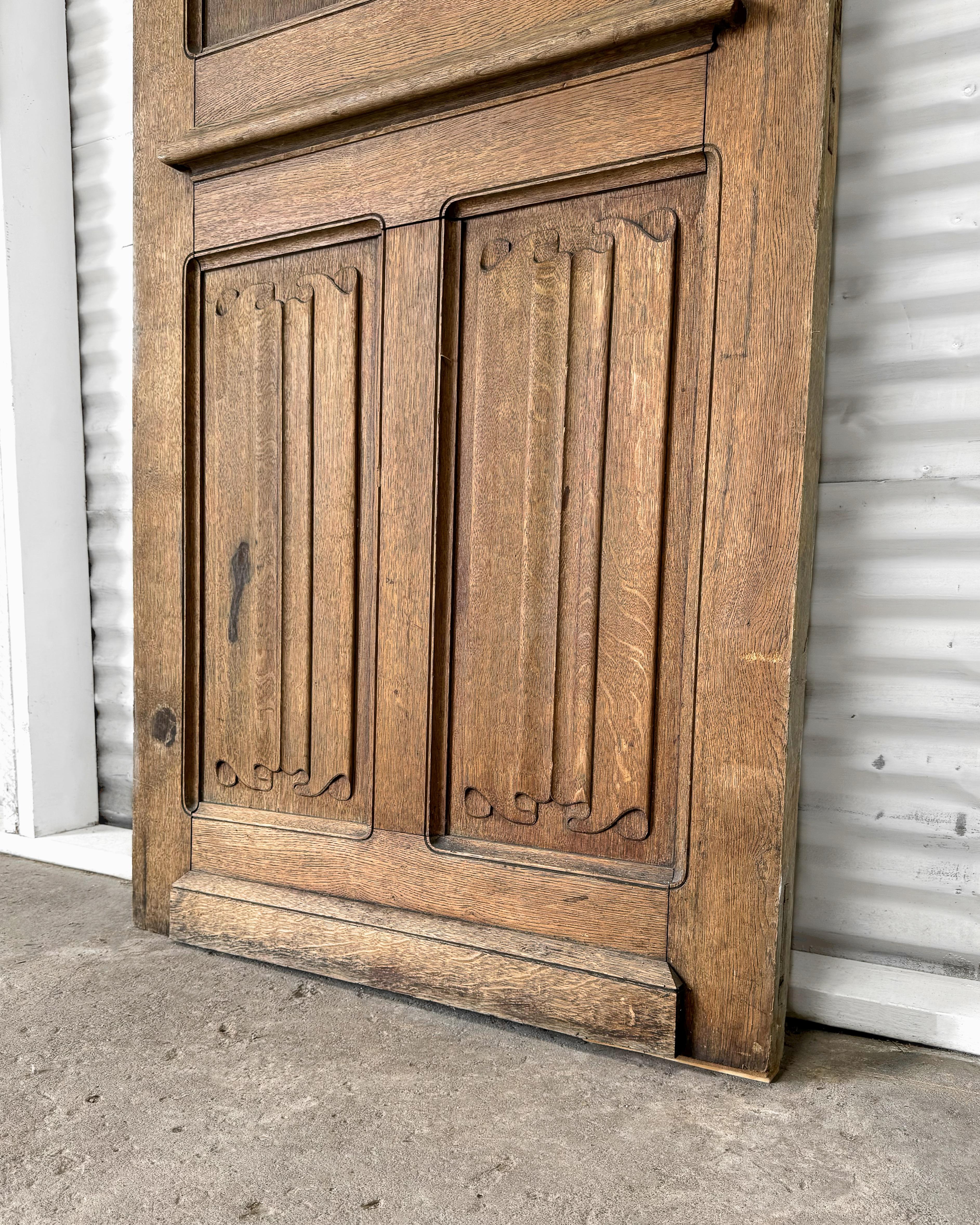 Puerta interior francesa recuperada del siglo XIX de 4 hojas con detalles tallados en venta 5