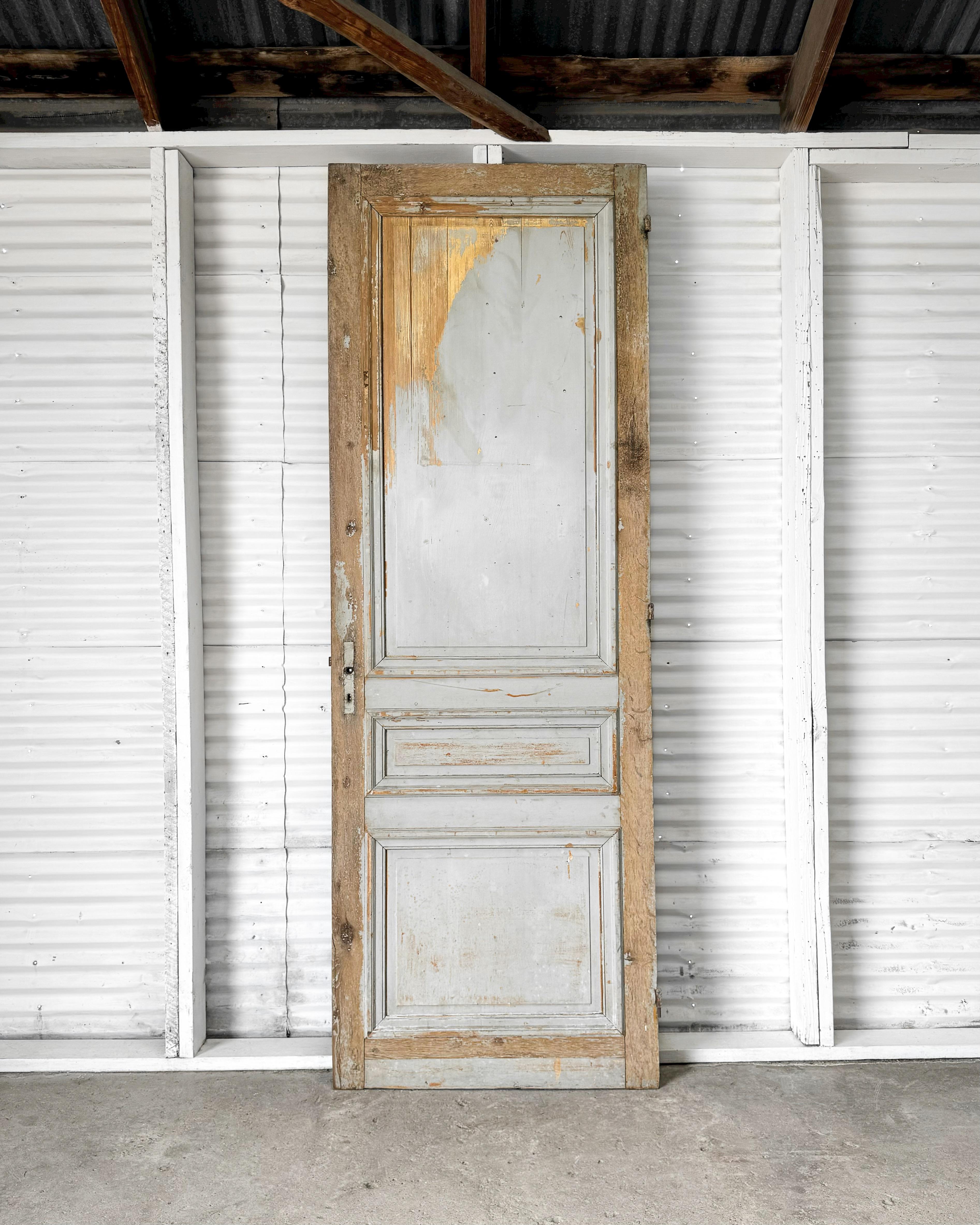Puerta interior francesa recuperada del siglo XIX de 4 hojas con detalles tallados en venta 6