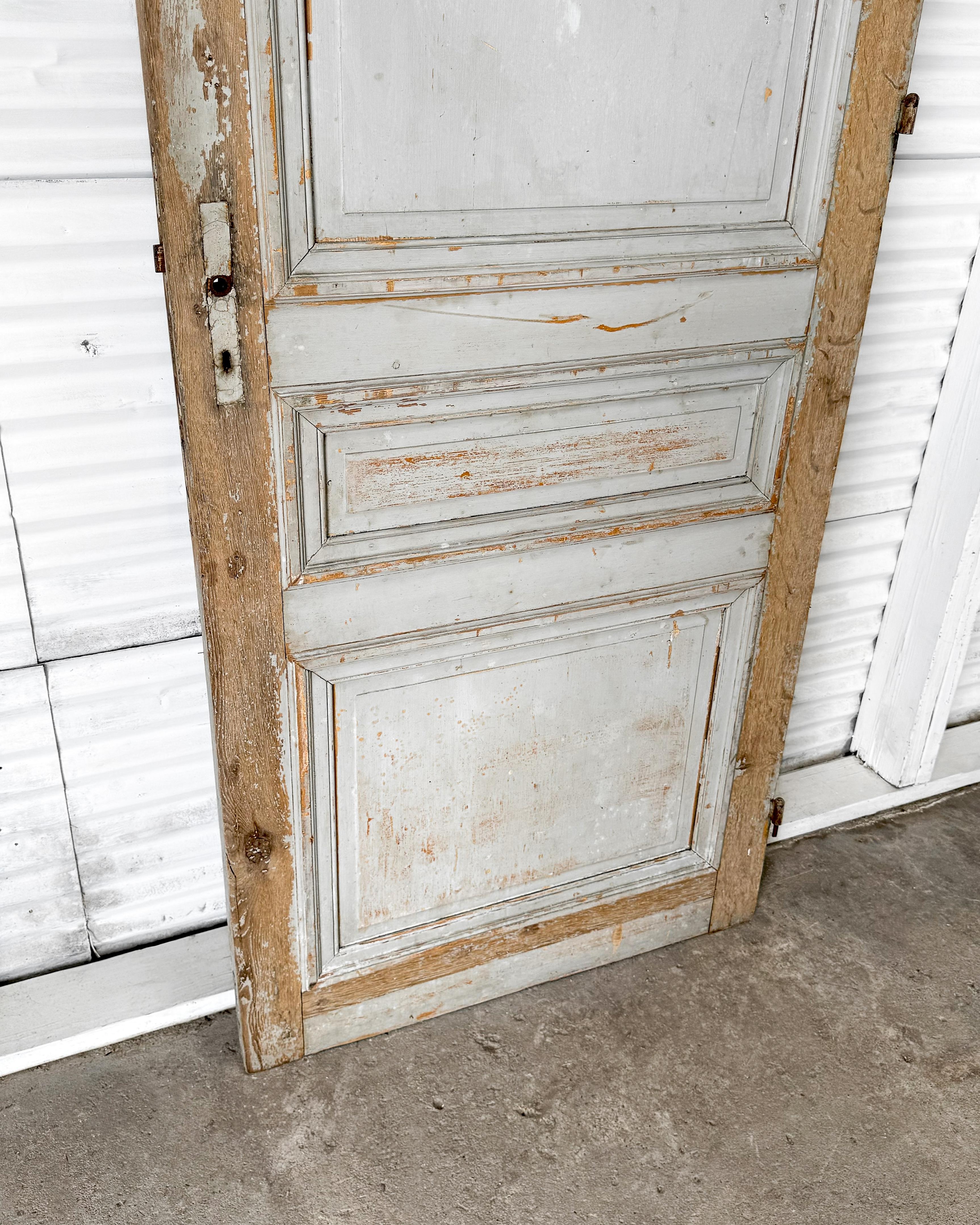 Puerta interior francesa recuperada del siglo XIX de 4 hojas con detalles tallados en venta 8
