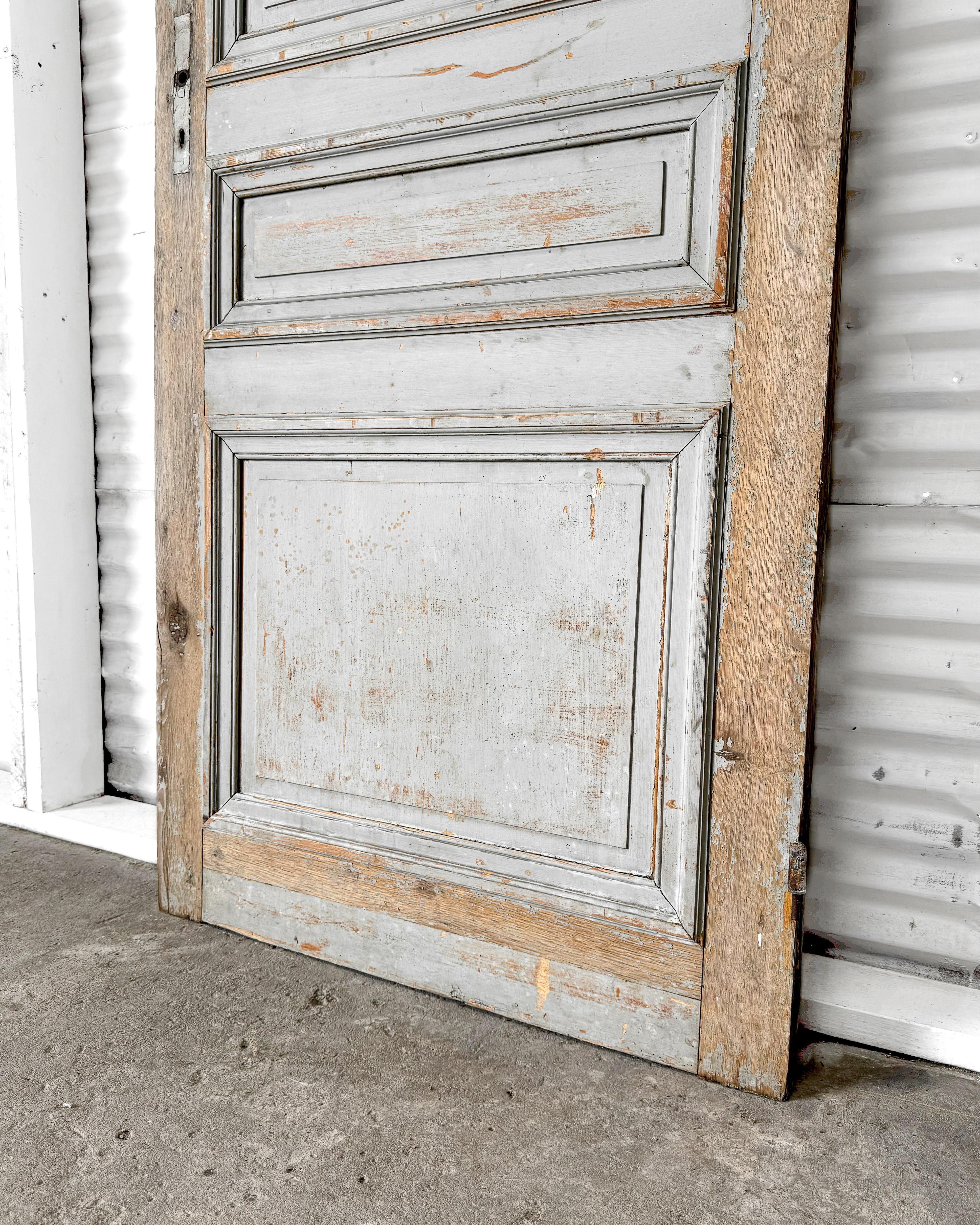 Puerta interior francesa recuperada del siglo XIX de 4 hojas con detalles tallados en venta 10