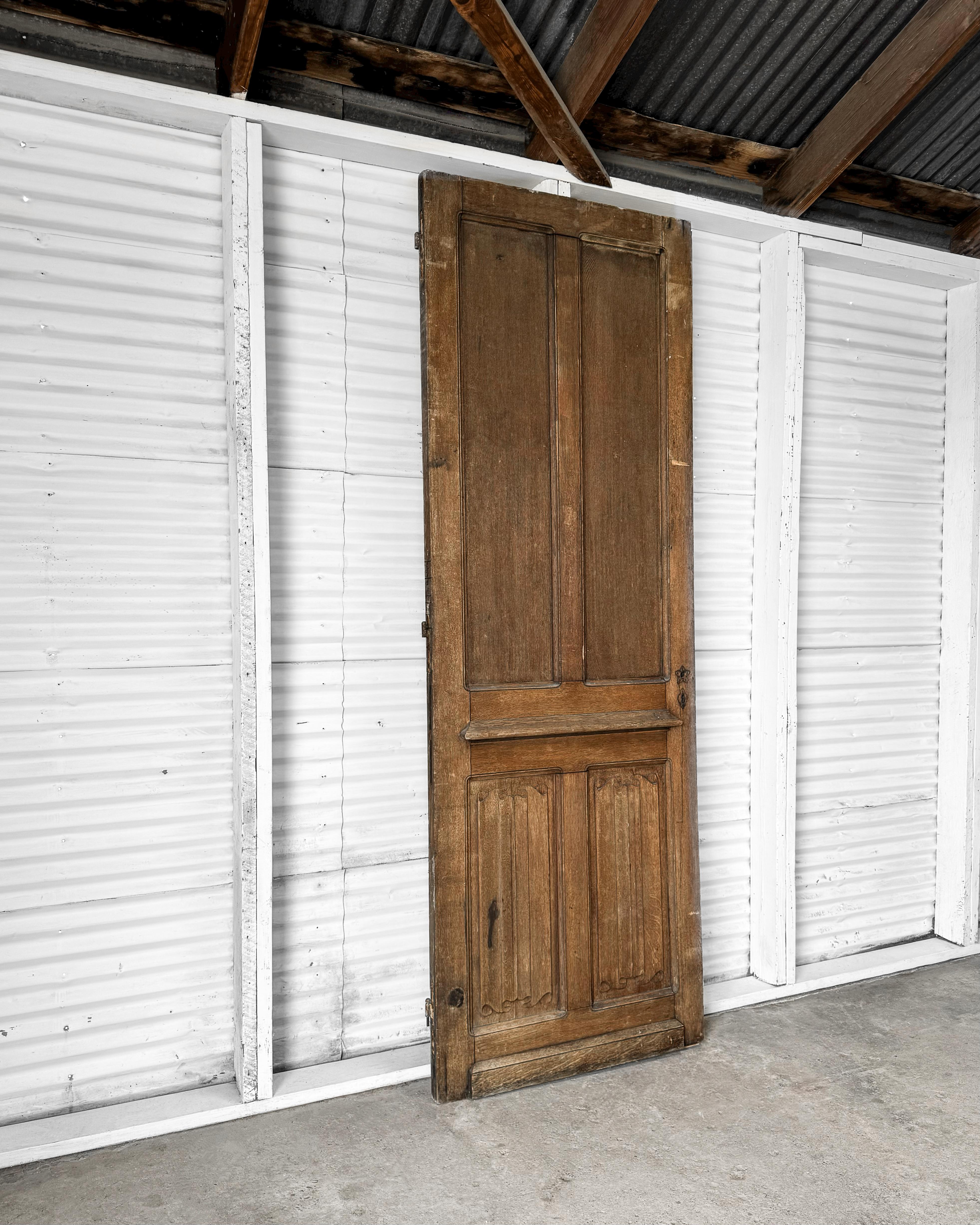 Puerta interior francesa recuperada del siglo XIX de 4 hojas con detalles tallados Francés en venta