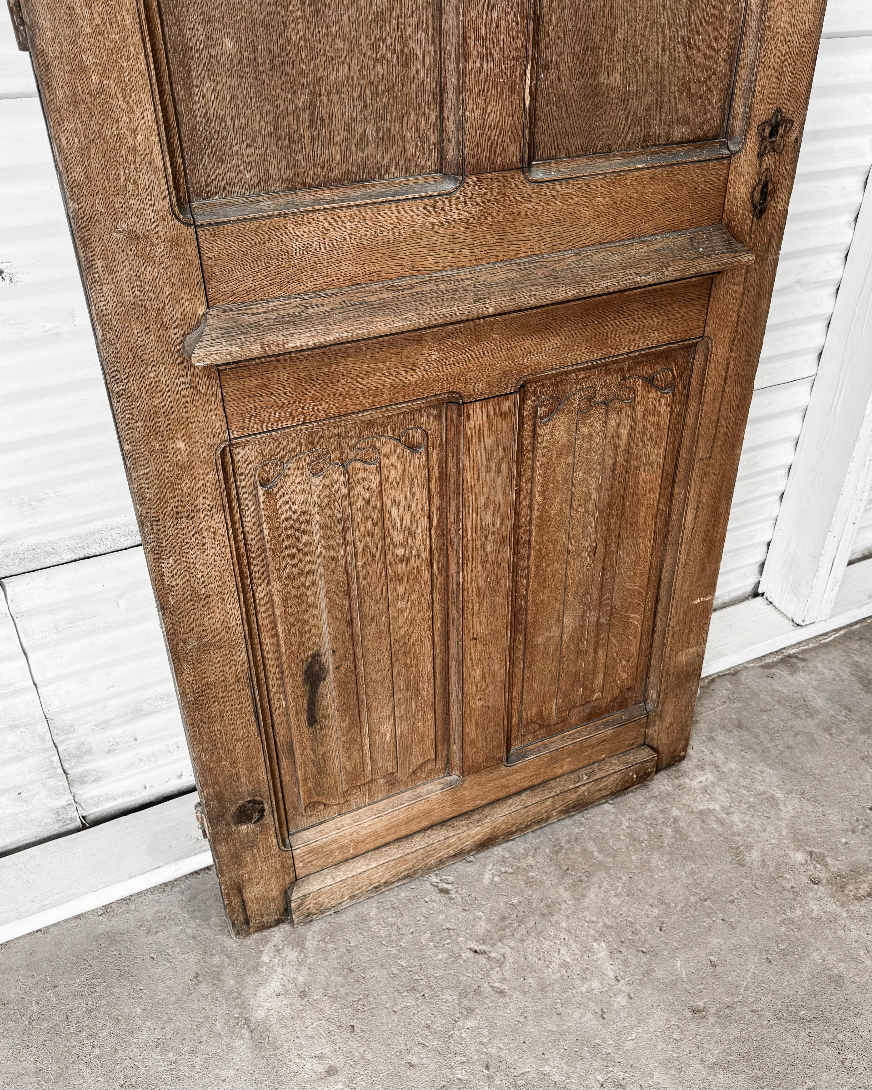 Puerta interior francesa recuperada del siglo XIX de 4 hojas con detalles tallados en venta 1
