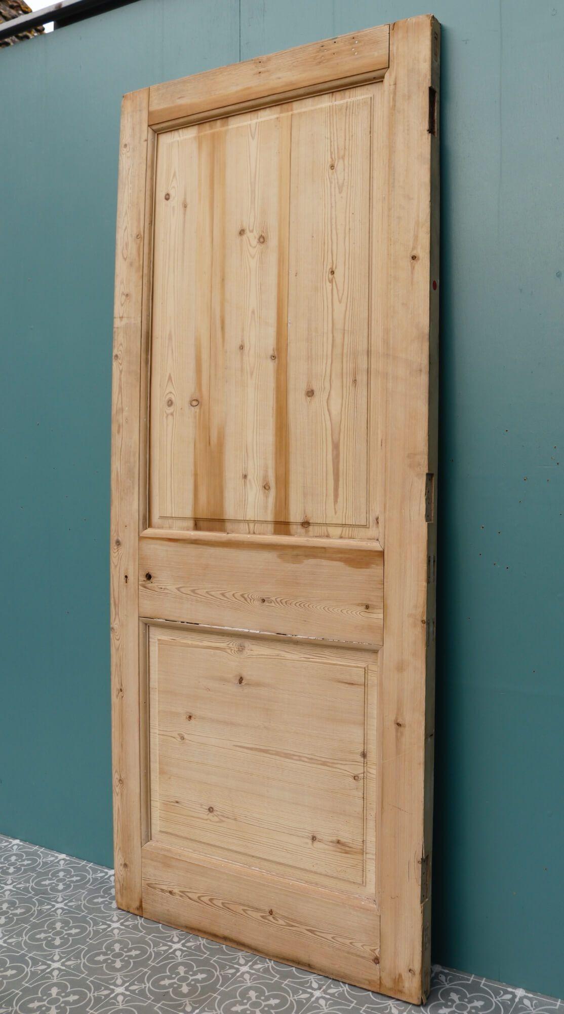 Reclaimed 2-Panel English Pine Internal Door In Fair Condition For Sale In Wormelow, Herefordshire