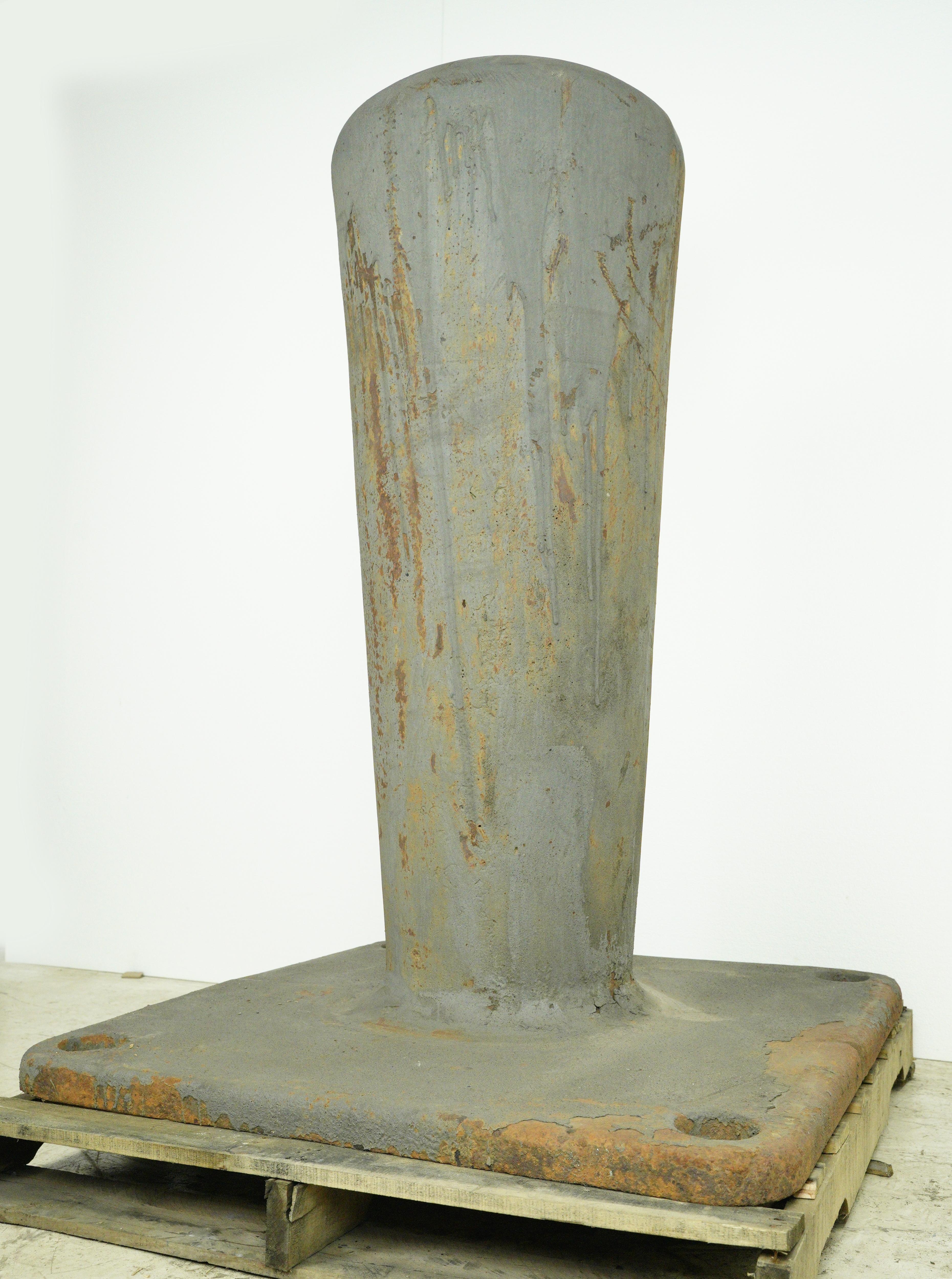 Reclaimed 59 in. H Dissuasore d'ormeggio marittimo per navi in ghisa in vendita 1