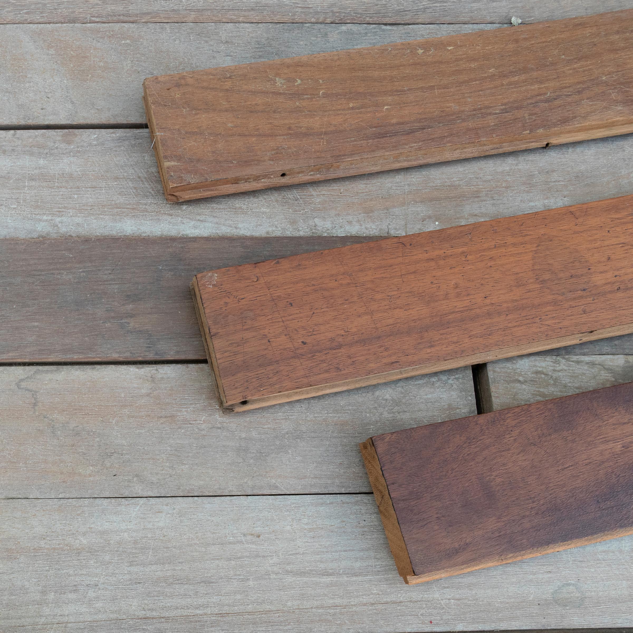 Britannique Lames de parquet en bois dur africain recyclé 600m² disponibles en vente