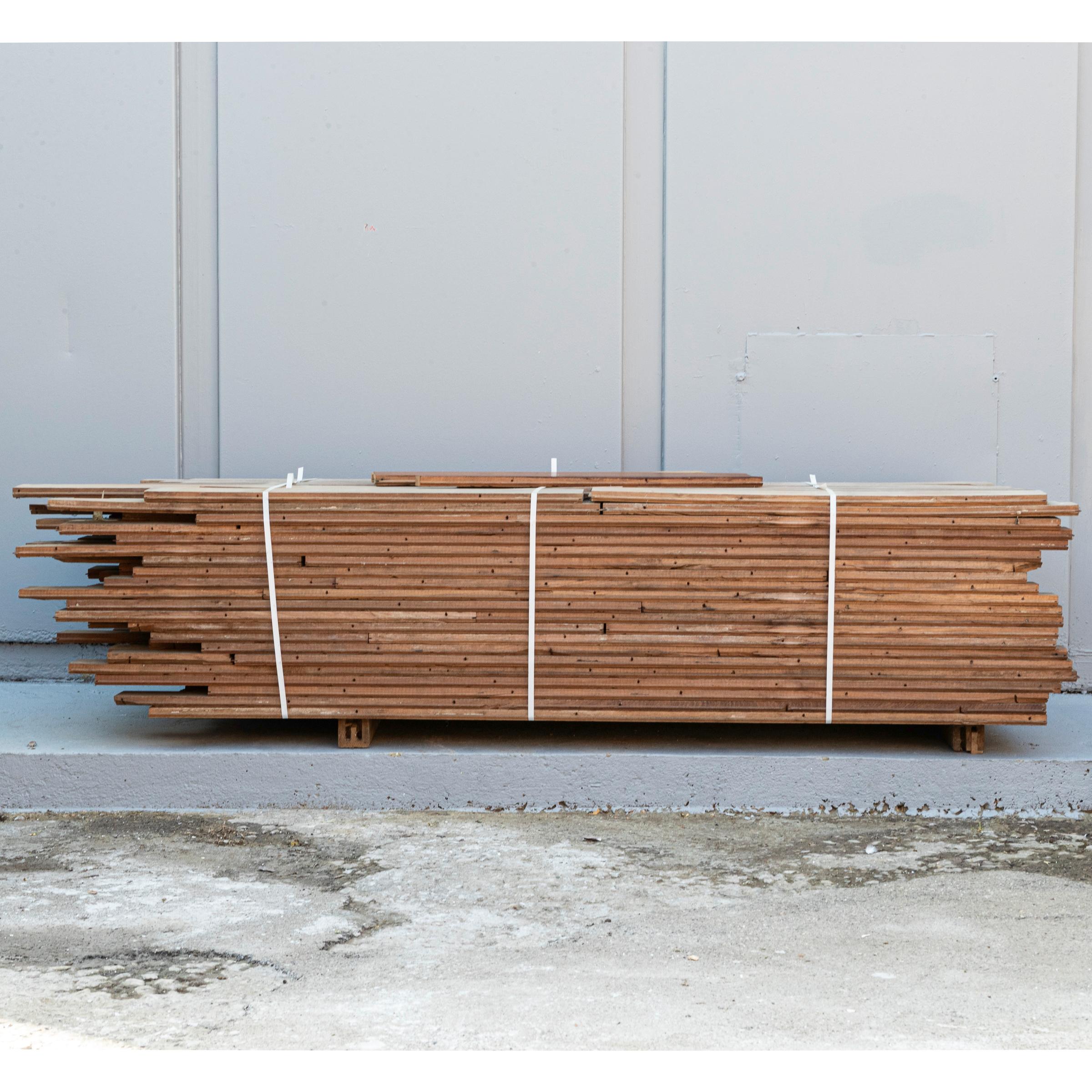 20ième siècle Lames de parquet en bois dur africain recyclé 600m² disponibles en vente