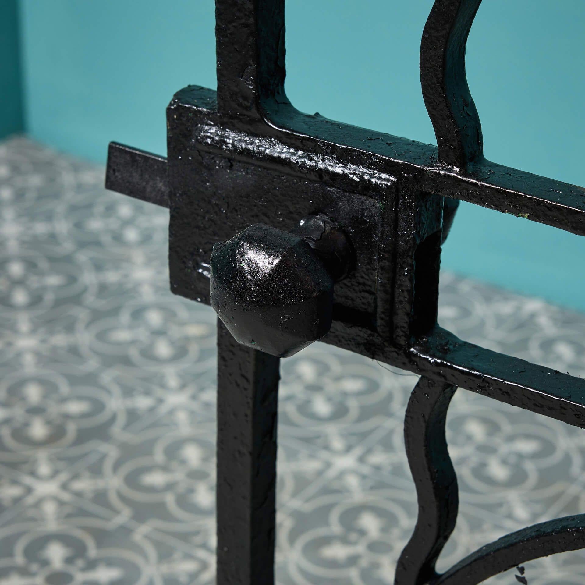 Victorien Portail latéral en fonte anglaise ancienne récupérée en vente