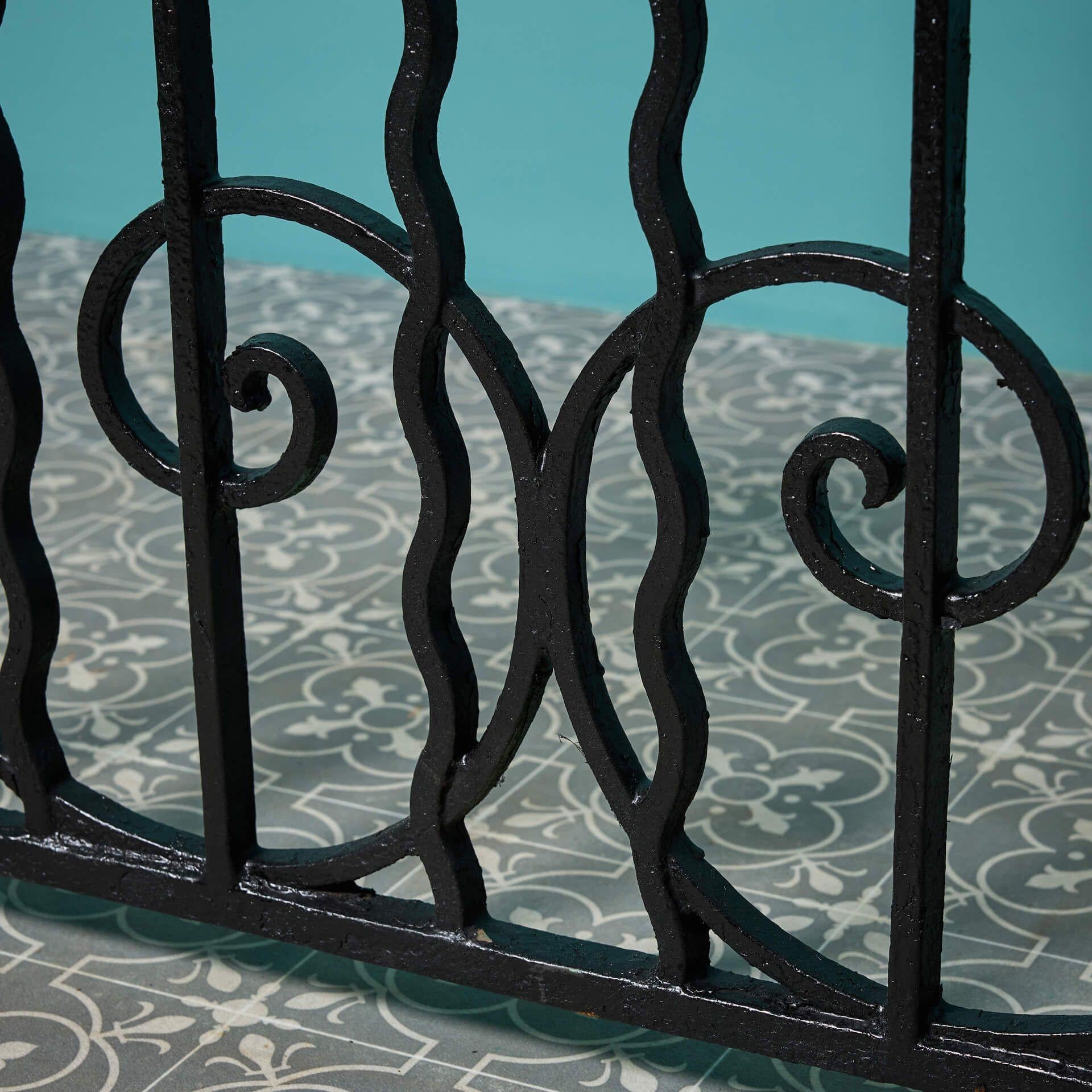 Portail latéral en fonte anglaise ancienne récupérée État moyen - En vente à Wormelow, Herefordshire