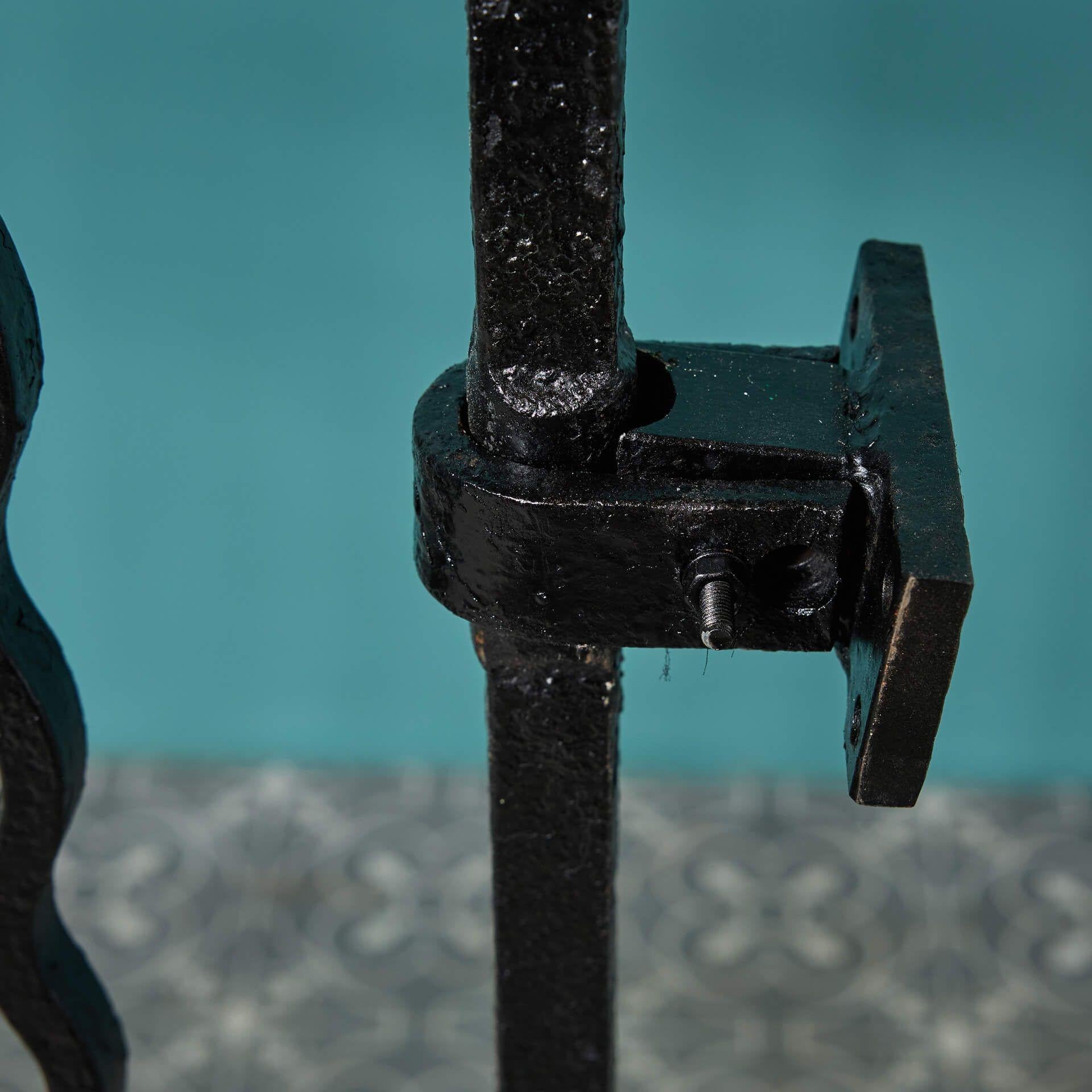 XIXe siècle Portail latéral en fonte anglaise ancienne récupérée en vente