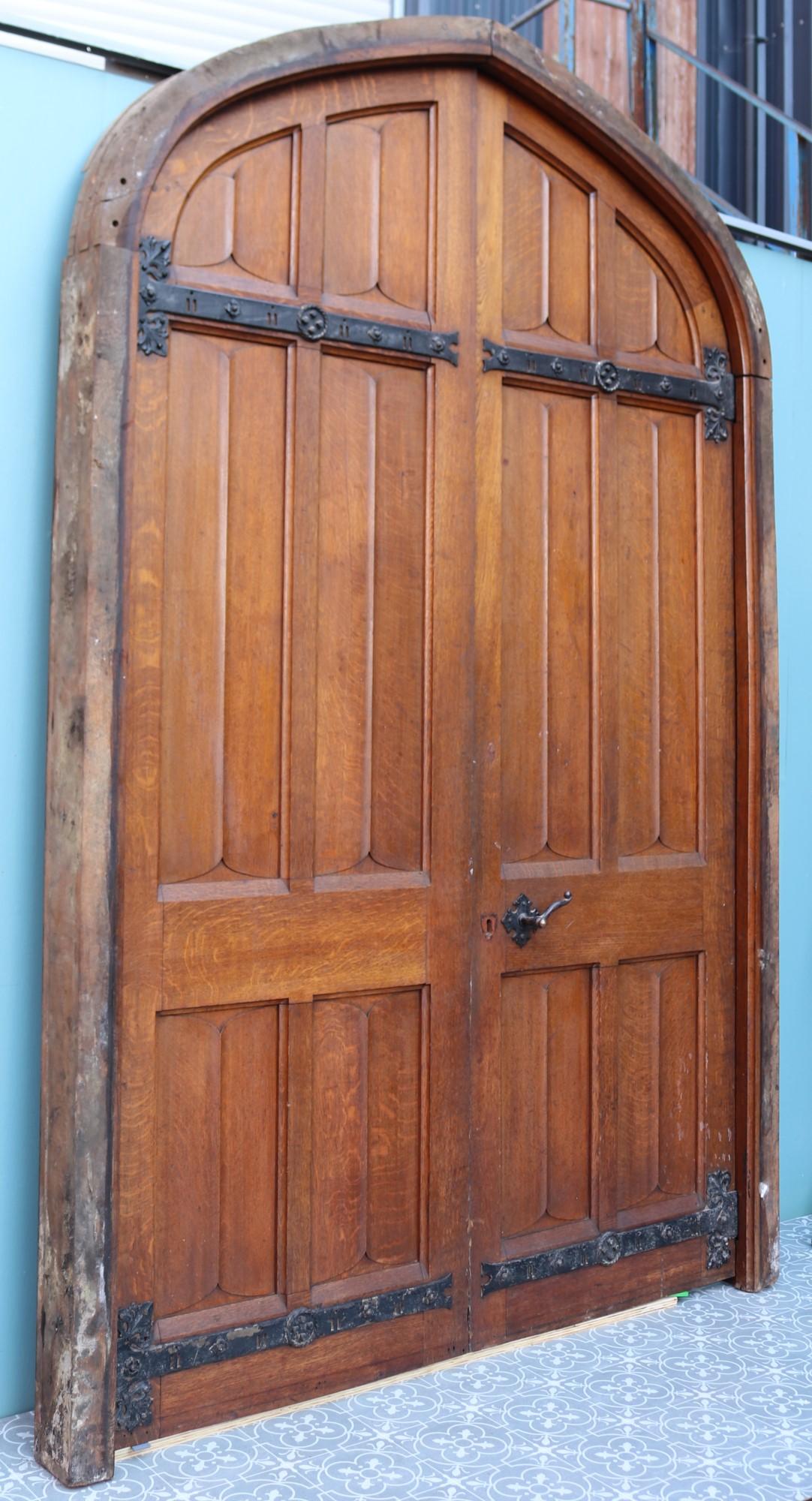 Reclaimed Arched Oak Doors with Frame 2