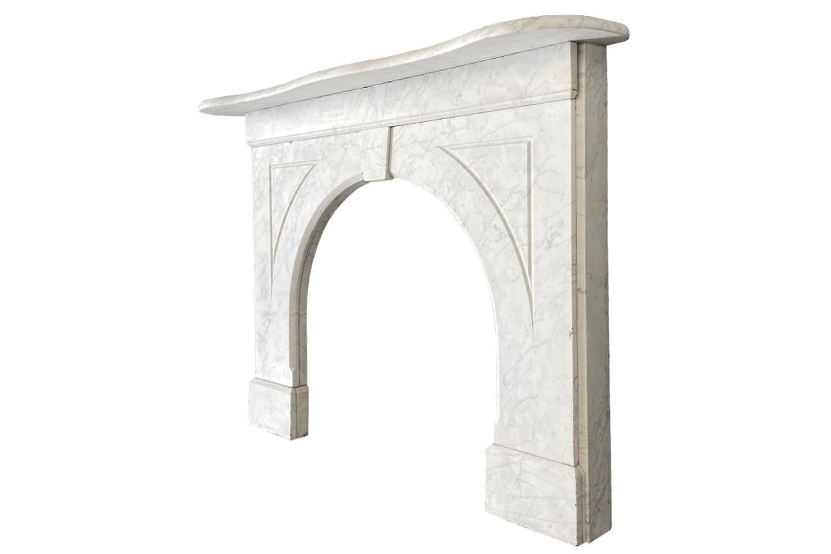 Reclaimed Arched Victorian Carrara Marble Fireplace Surround In Good Condition In Manchester, GB