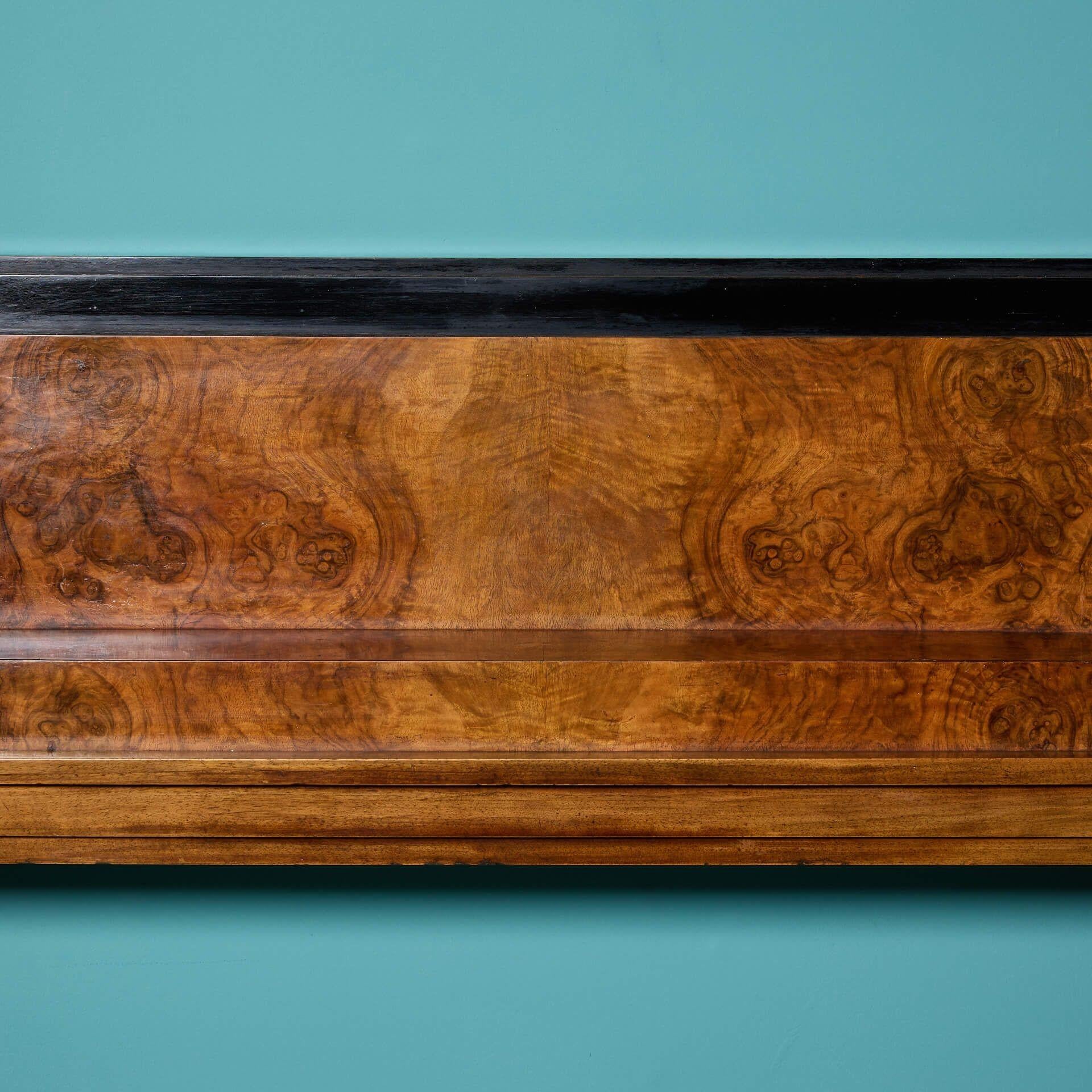 Bois Entourage de cheminée en ronce de noyer Art déco récupéré