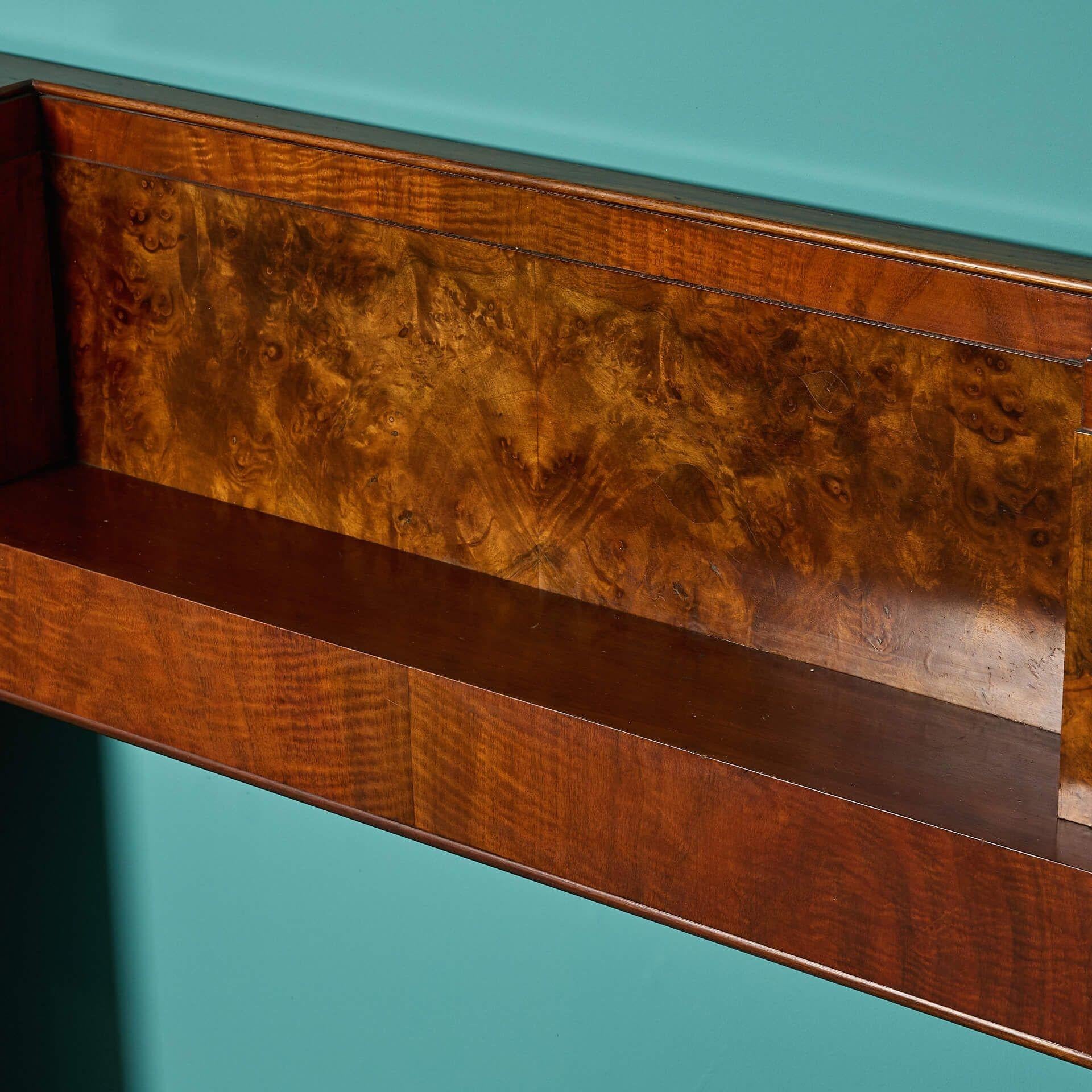 Aufgearbeitete Kaminumrandung aus Wurzelnuss im Art-Deco-Stil im Zustand „Relativ gut“ im Angebot in Wormelow, Herefordshire