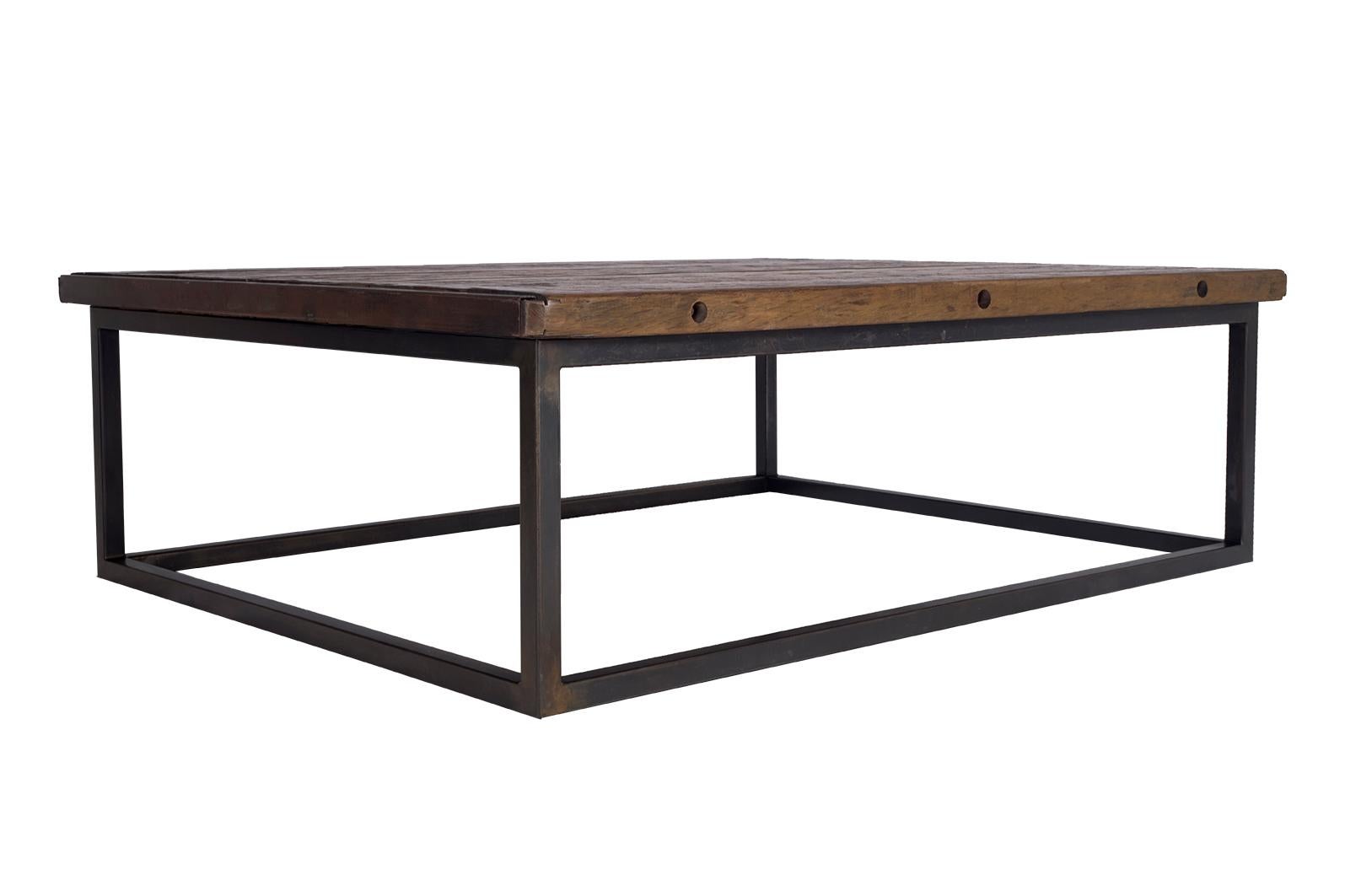 Table basse en palette de cuisson récupérée Bon état - En vente à Dallas, TX