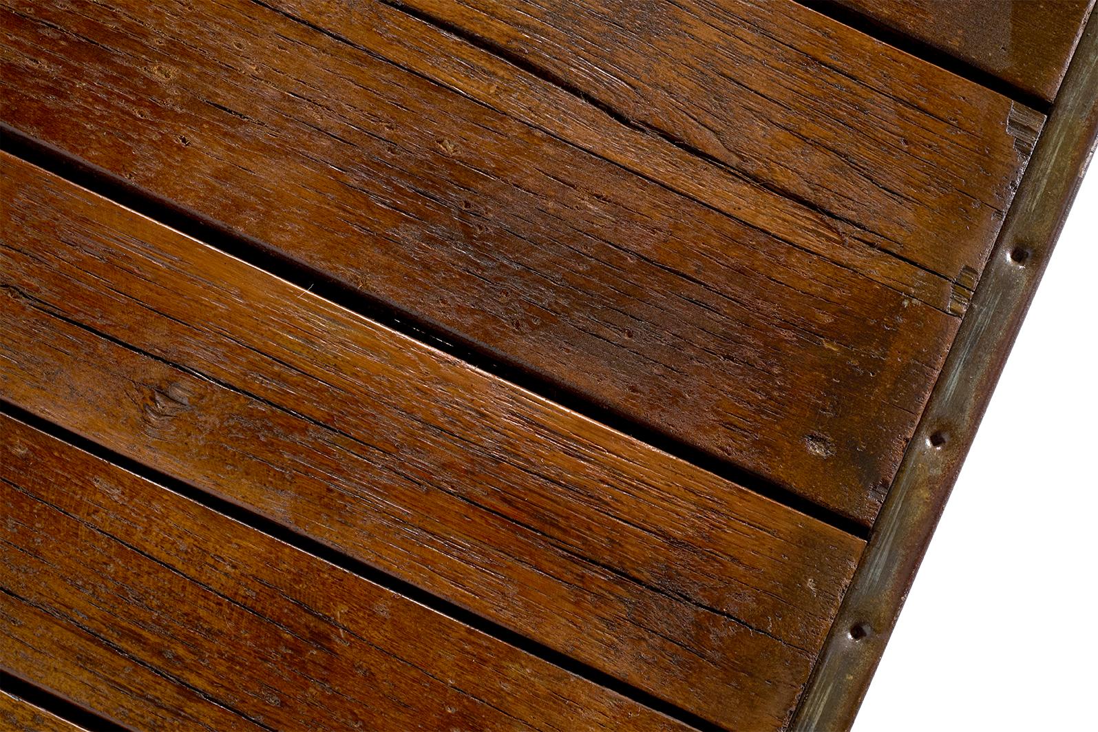 20ième siècle Table basse en palette de cuisson récupérée en vente