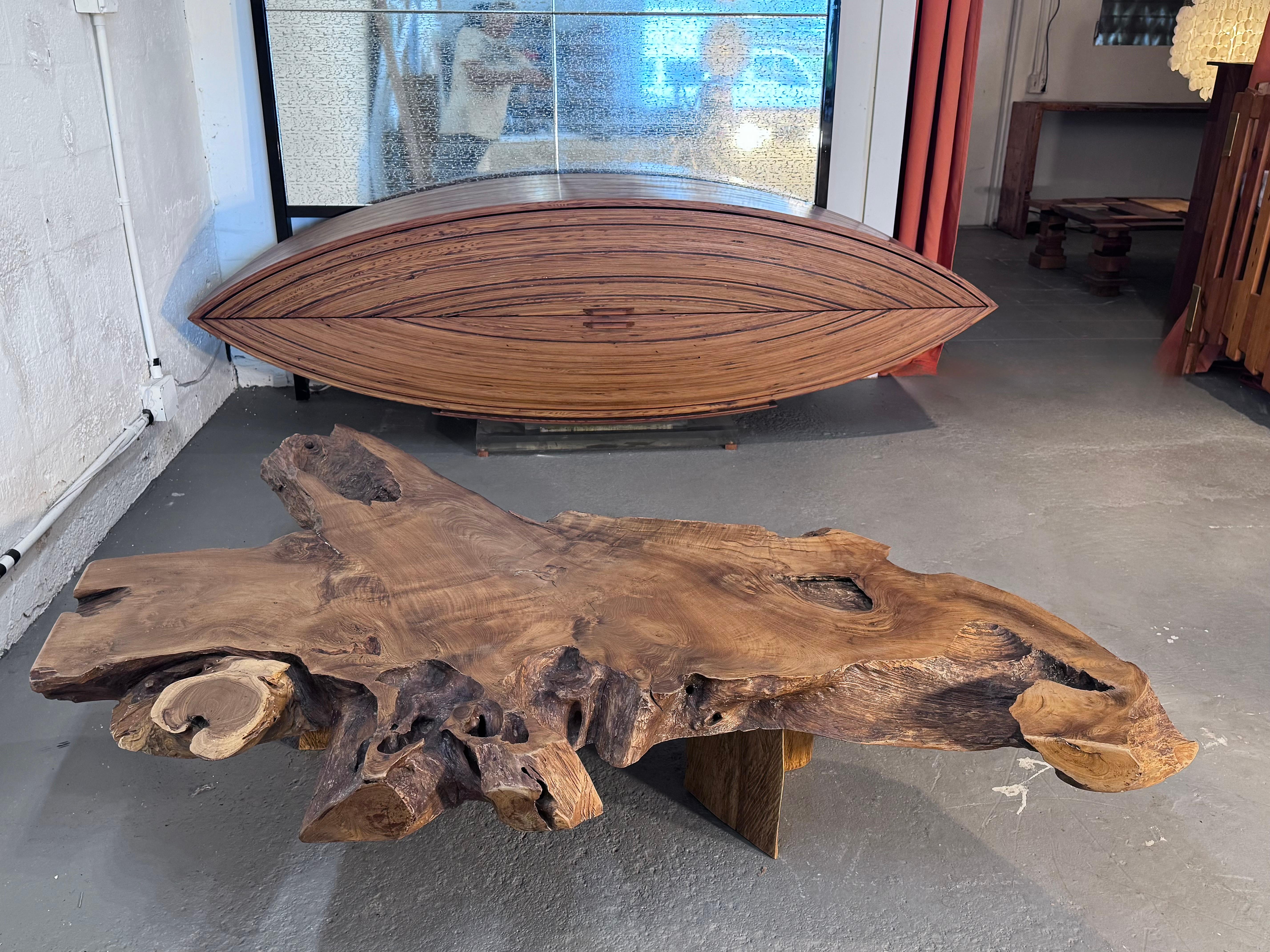 Reclaimed Brazilian Teak Live-Edge Coffee Table, Handcrafted by Rafael Calvo en venta 7