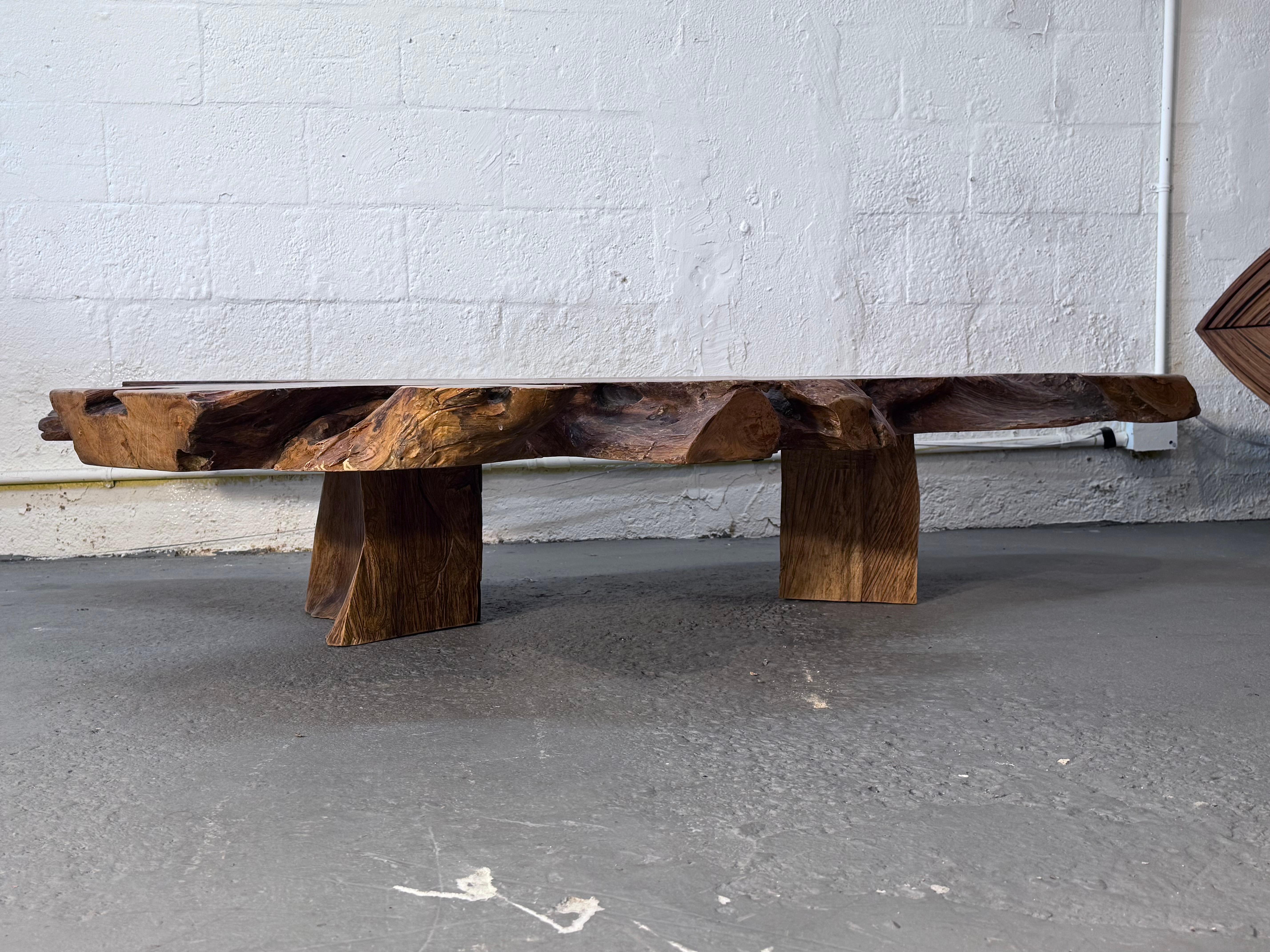 Reclaimed Brazilian Teak Live-Edge Coffee Table, Handcrafted by Rafael Calvo en Nuevo estado para la venta en Miami, FL