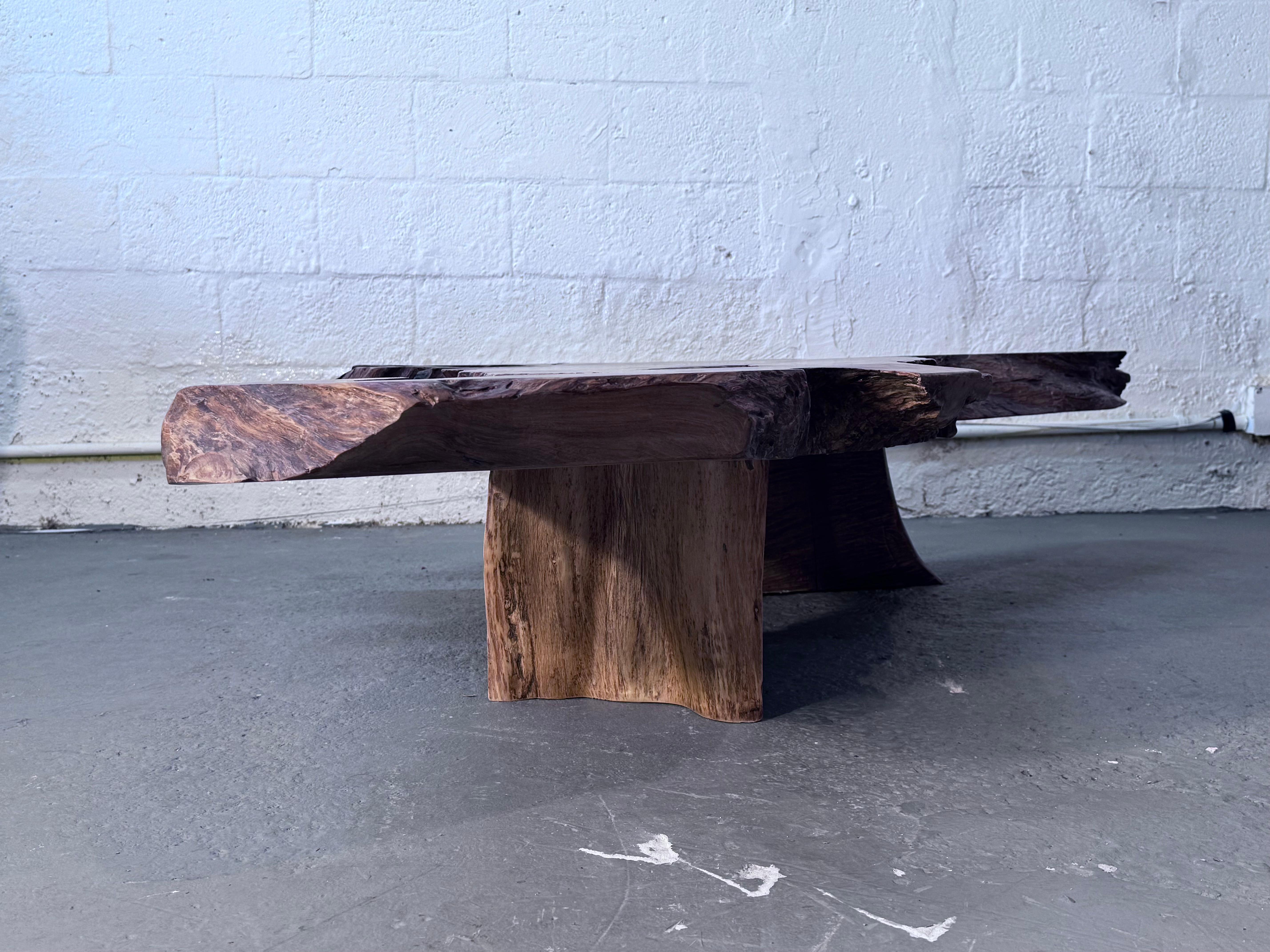 Reclaimed Brazilian Teak Live-Edge Coffee Table, Handcrafted by Rafael Calvo Teca en venta