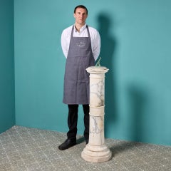 Sundial de jardin en bronze récupéré sur piédestal en albâtre