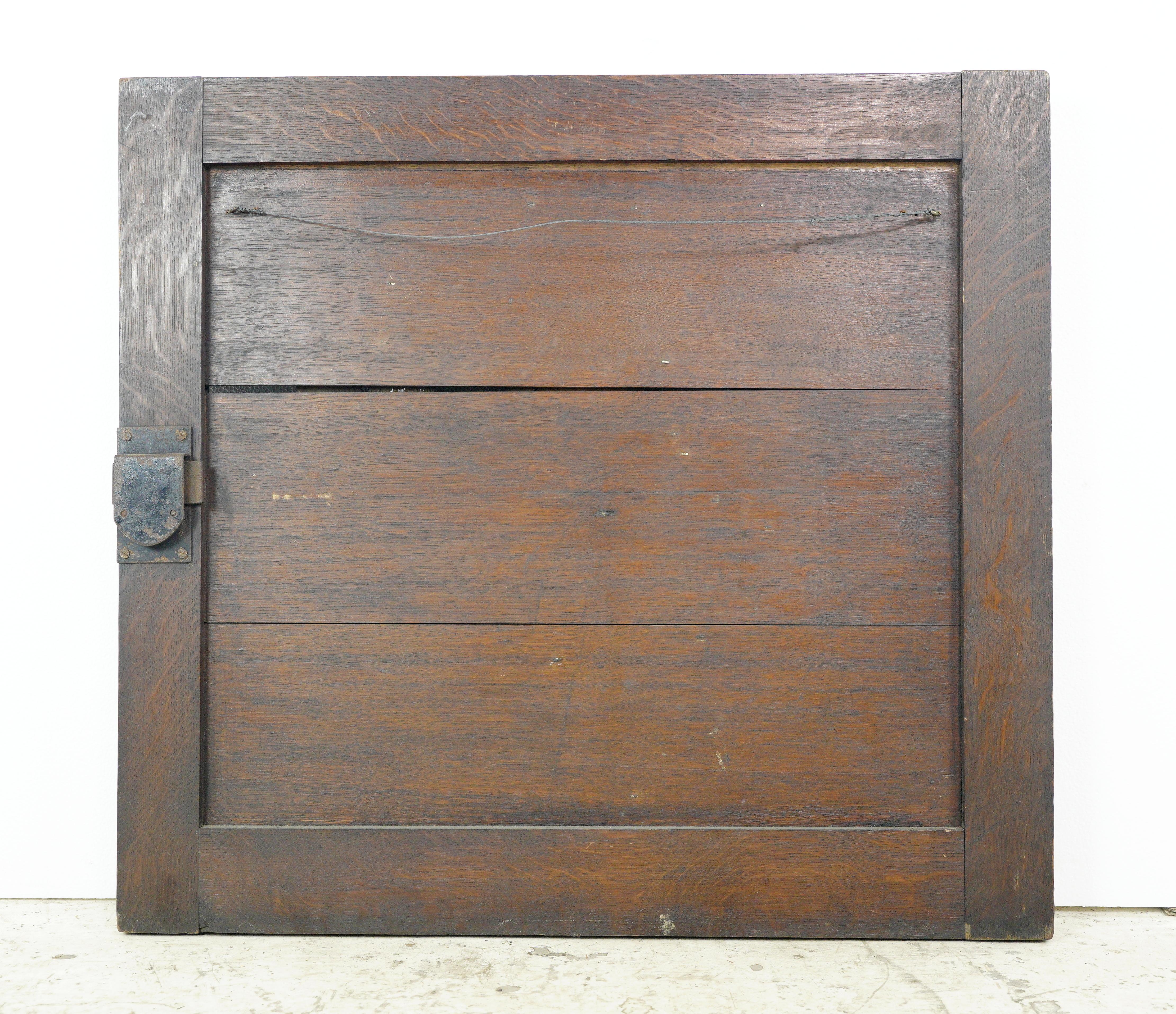 Anta dell'armadio in Oak Oak con chiave 27,875 x 25,625 pollici. in vendita 4