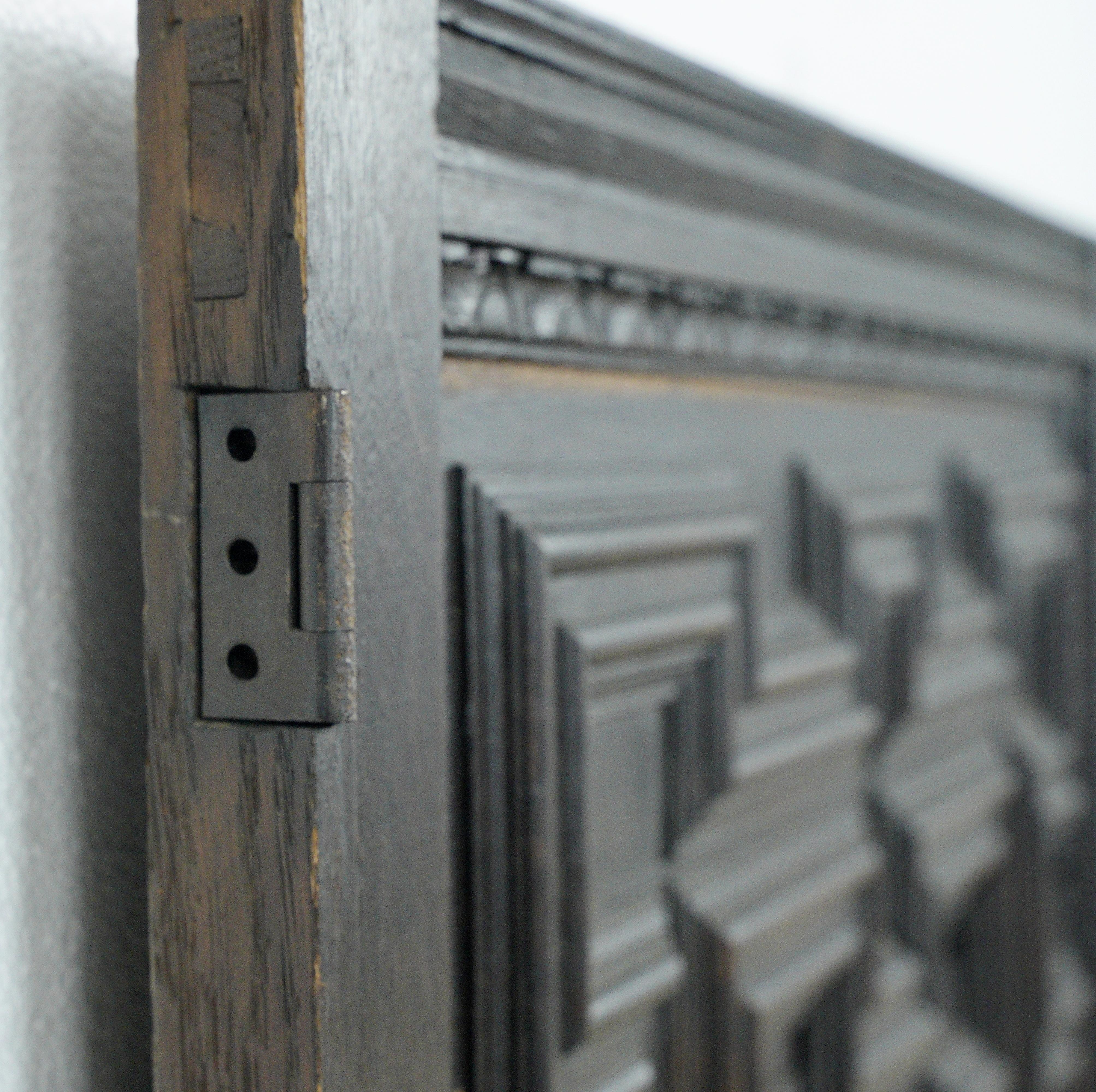 Quercia Anta dell'armadio in Oak Oak con chiave 27,875 x 25,625 pollici. in vendita