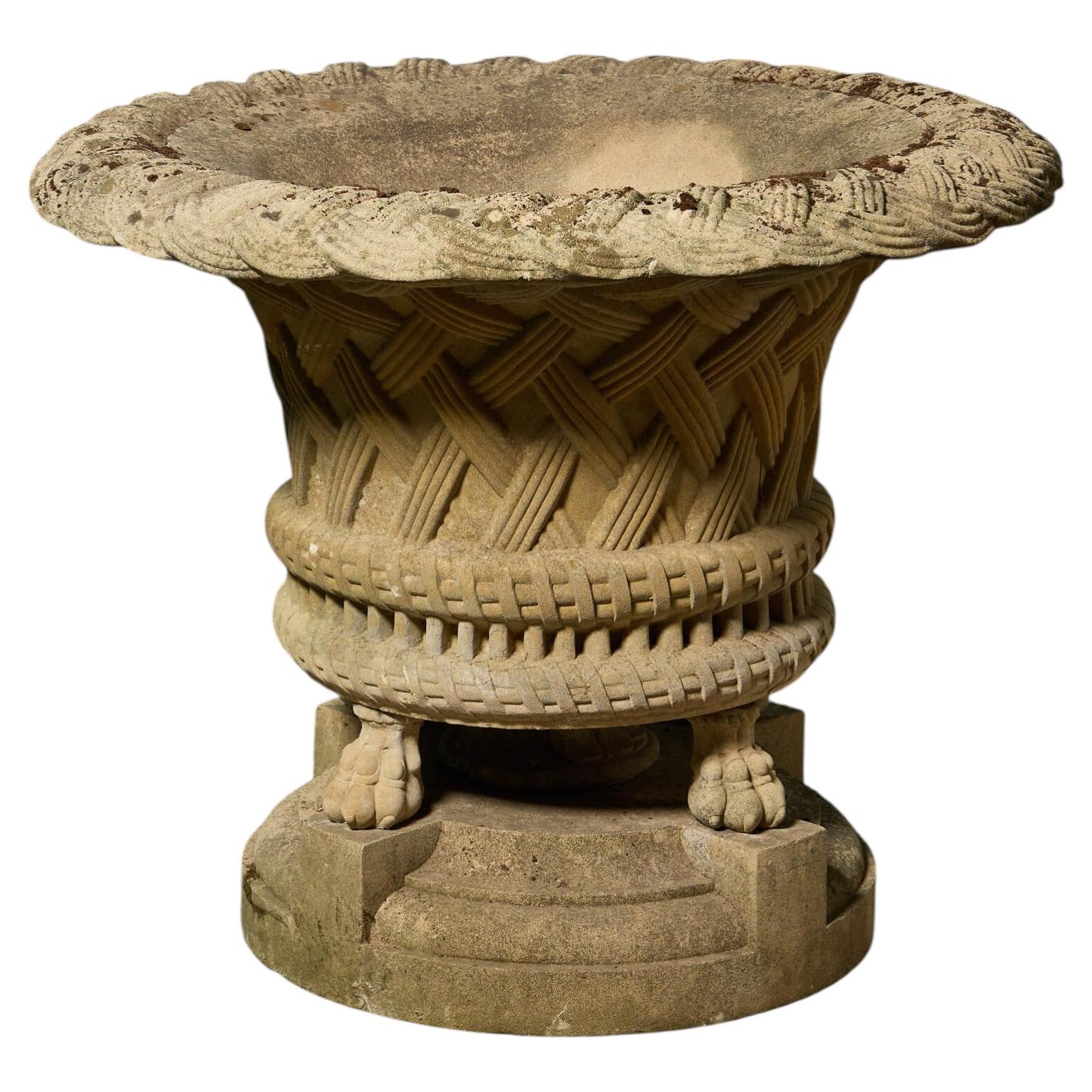 Grande jardinière en pierres composites de récupération en vente