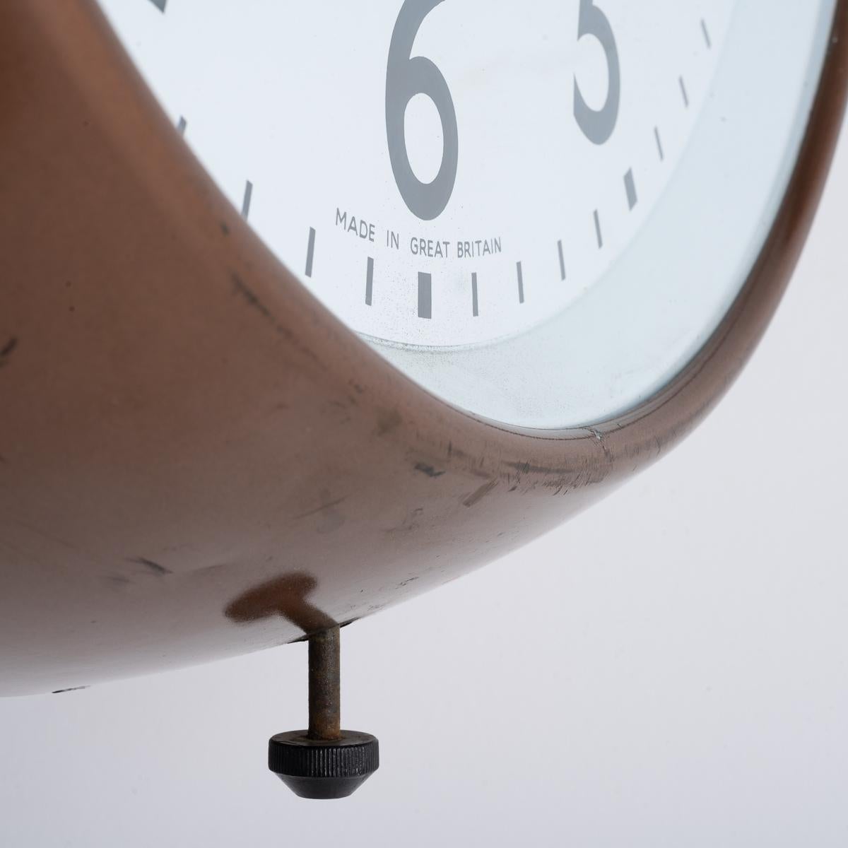 Horloge d'usine double face récupérée par English Clock Systems en vente 4