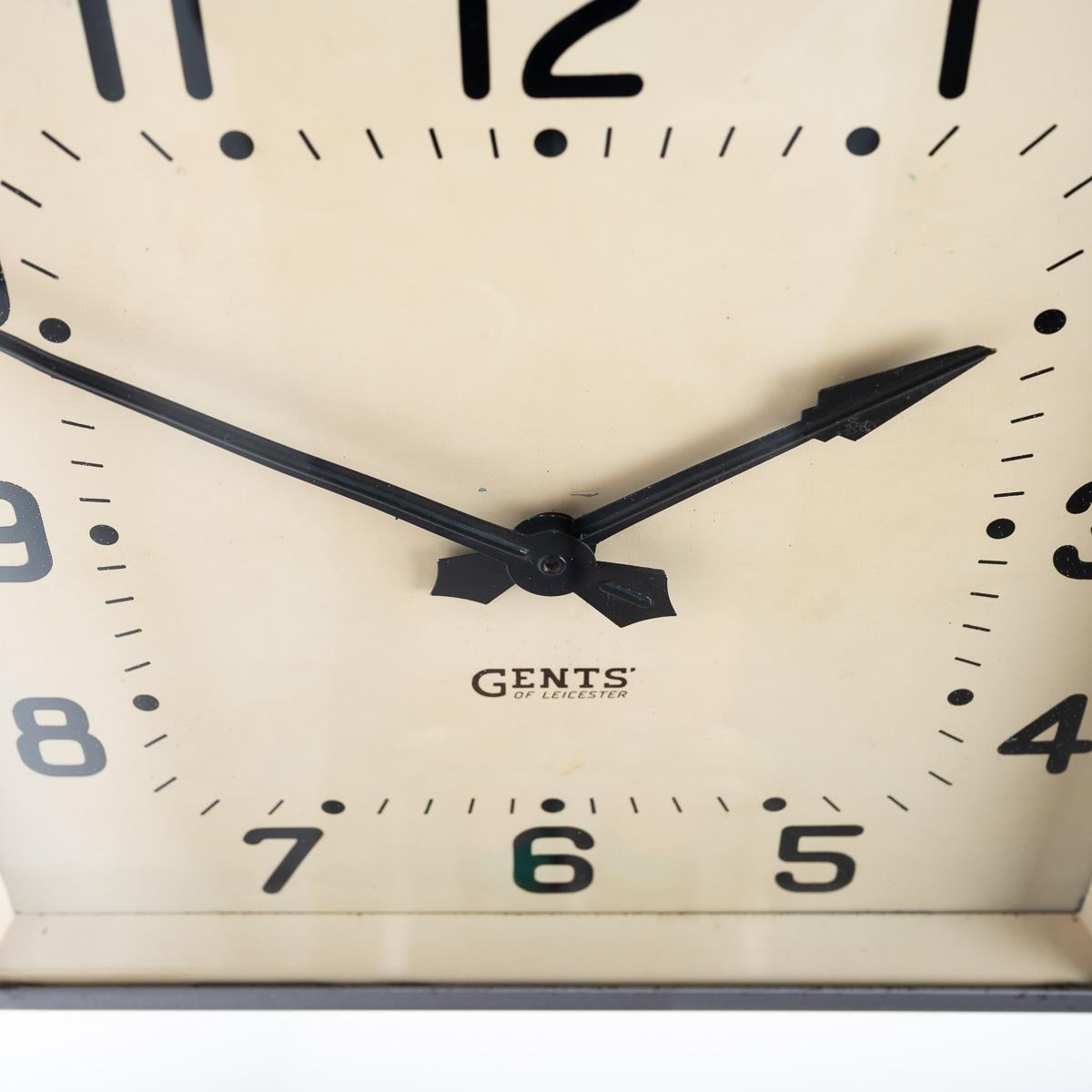 Reloj Cuadrado de Pared de Doble Cara Reclamado By Gents of Leicester en venta 2