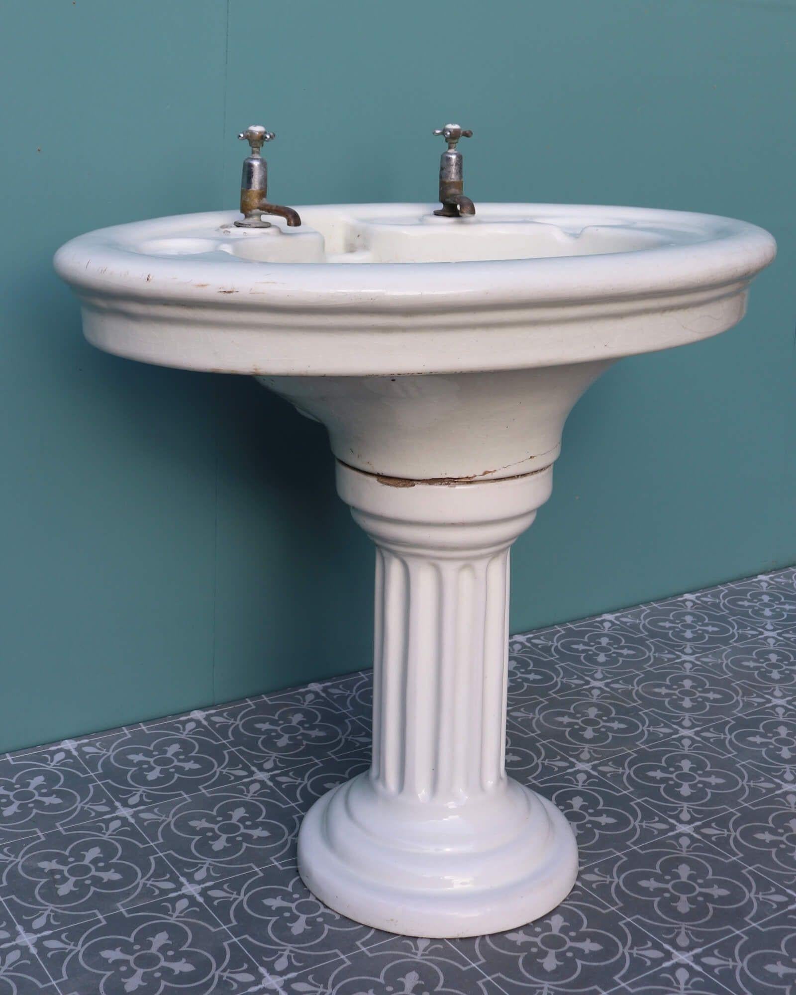 Reclaimed Doulton & Co Antique Pedestal Washstand In Distressed Condition For Sale In Wormelow, Herefordshire
