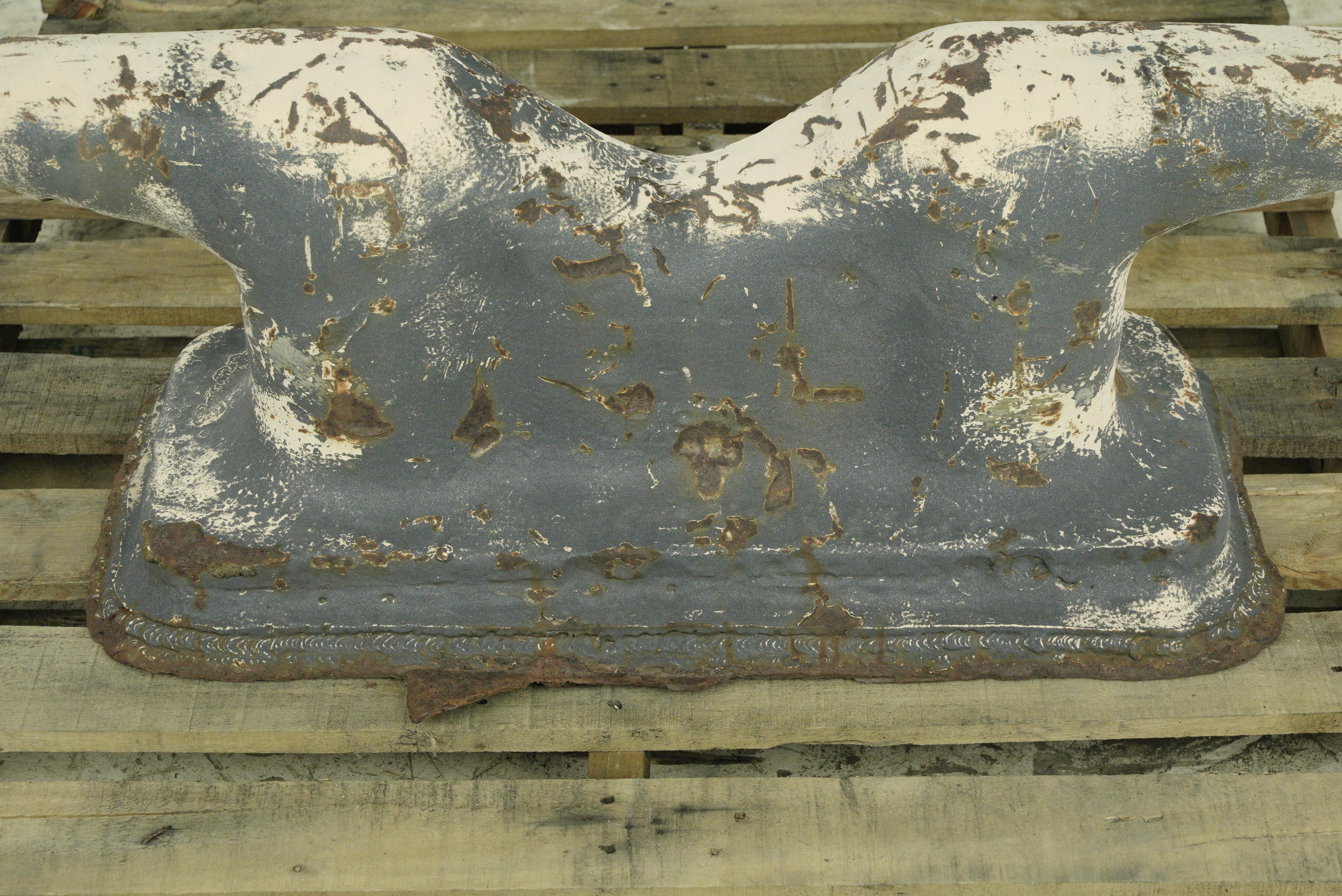 Americano Reclaimed Early 1940s WW2 42 in. Tassello da ponte in ghisa in vendita