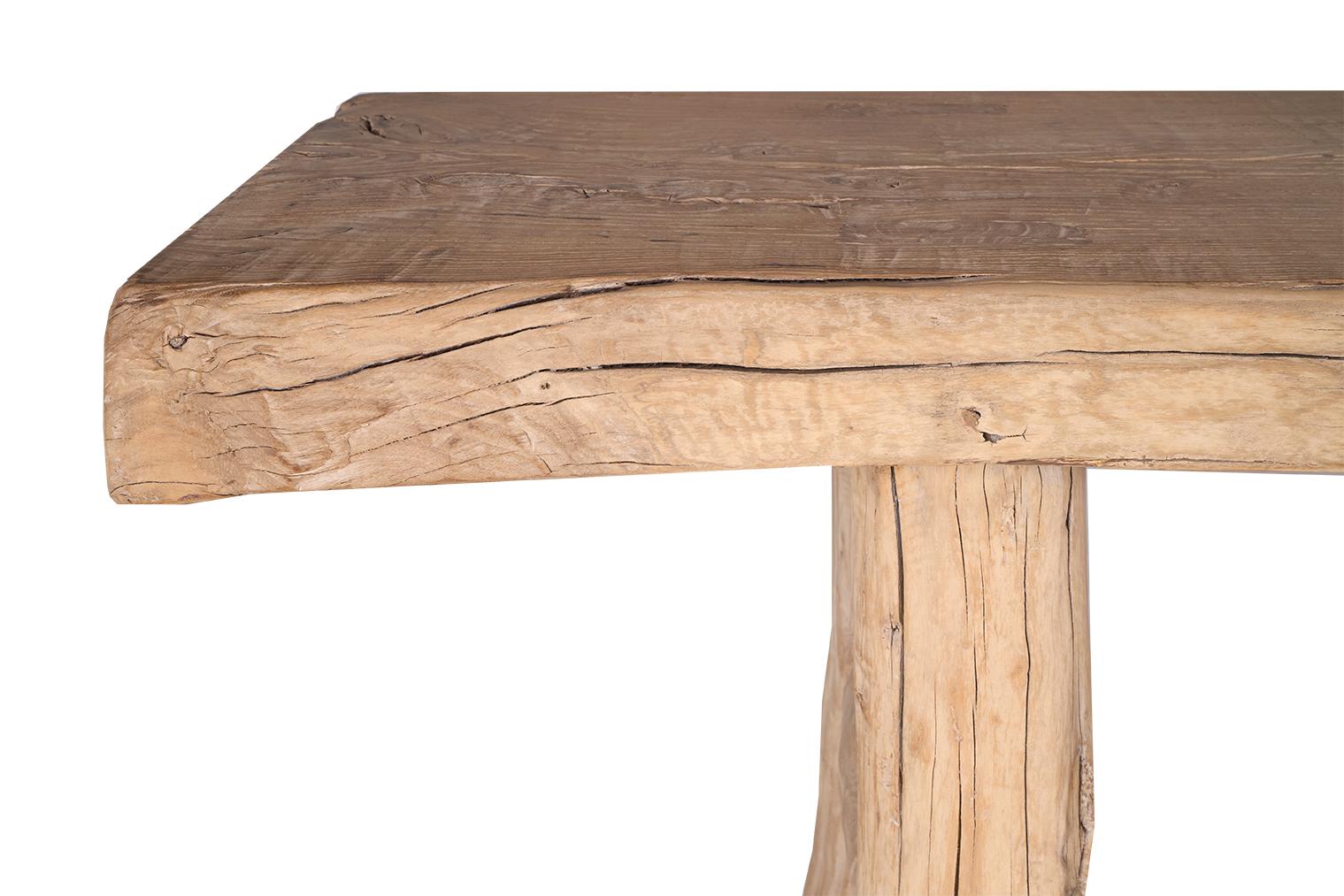 Console en orme recyclé avec pieds en bois Bon état à Dallas, TX