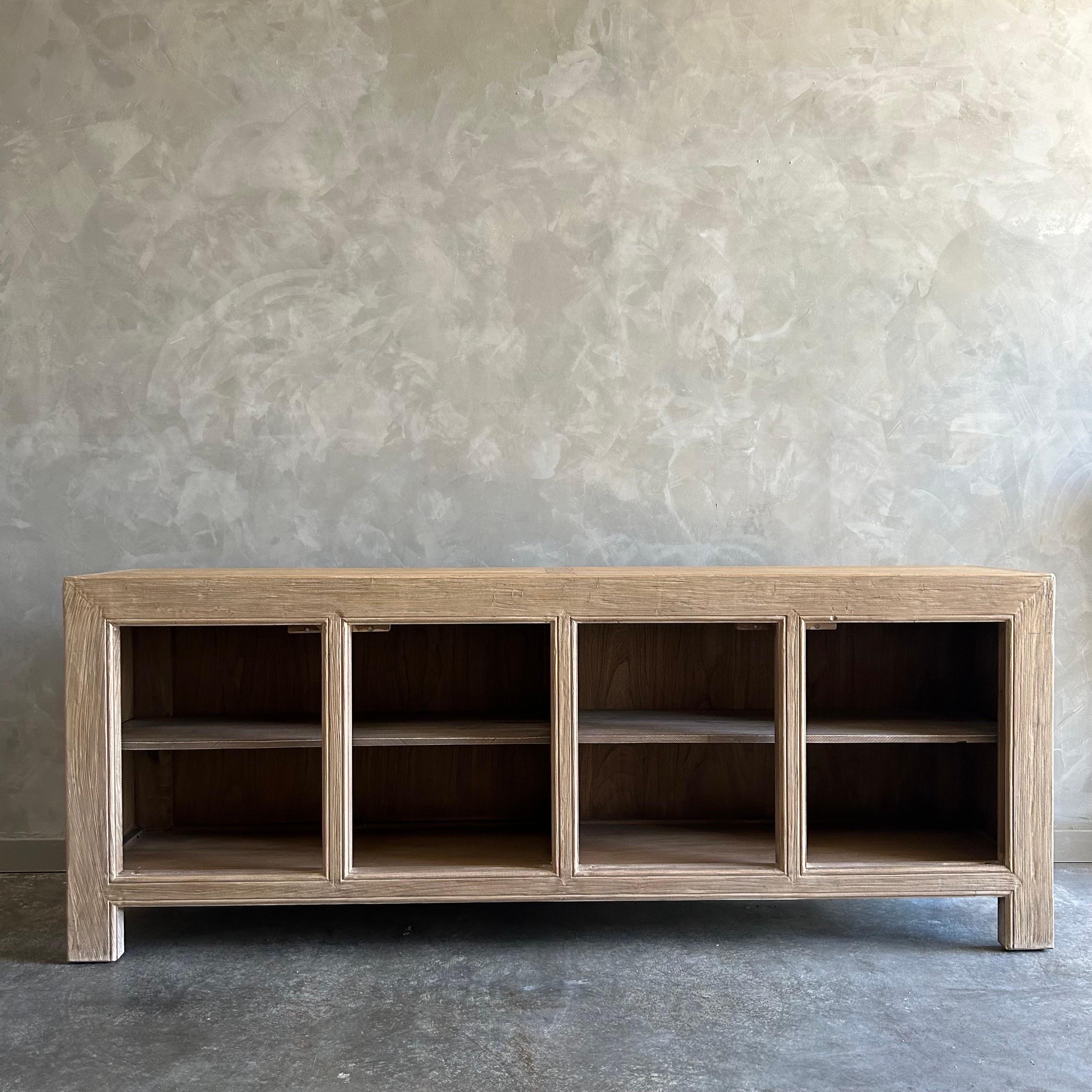 Wiederaufbereitete Ulme Wood 4 Tür Schrank oder Sideboard im Angebot 1