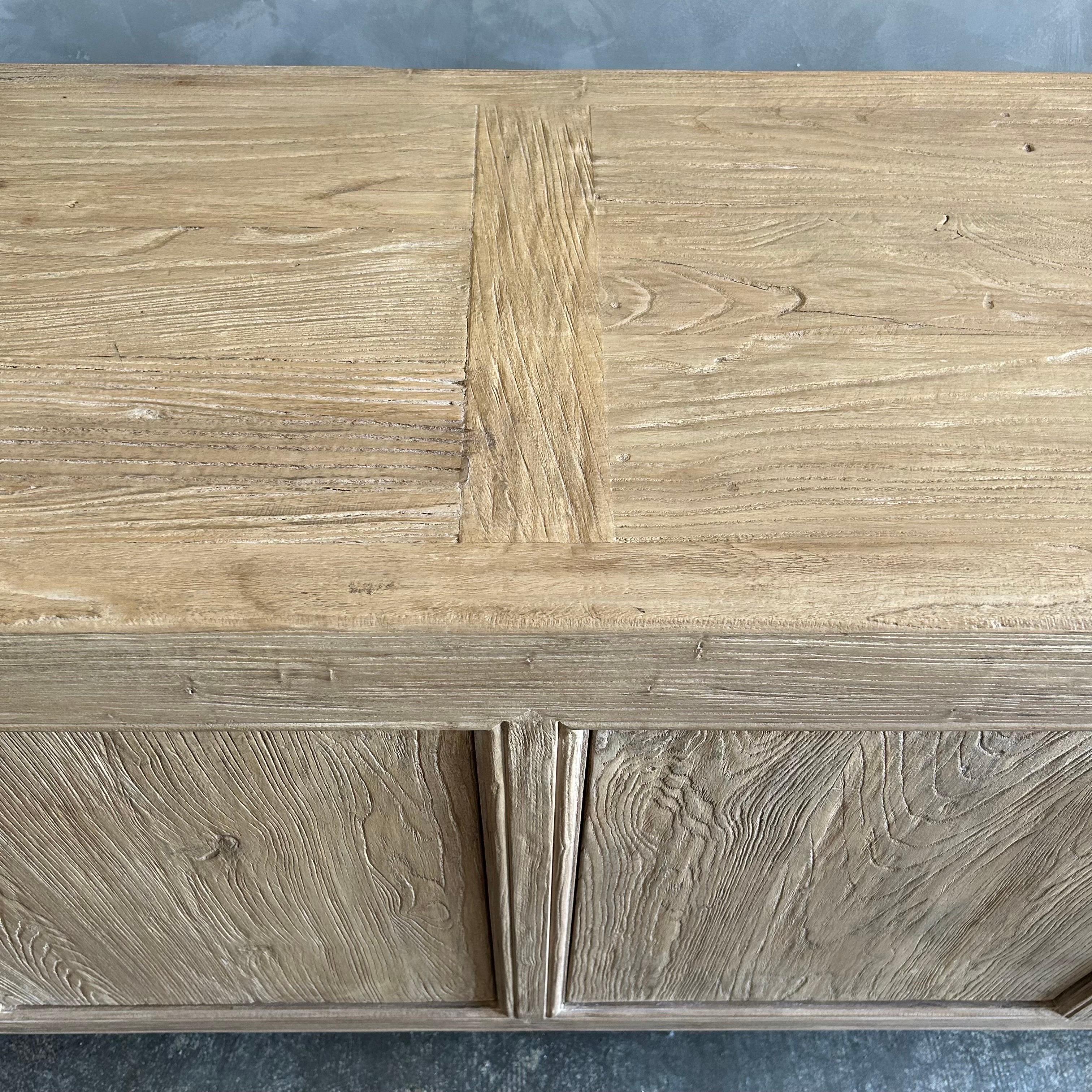 Wiederaufbereitete Ulme Wood 4 Tür Schrank oder Sideboard im Angebot 2