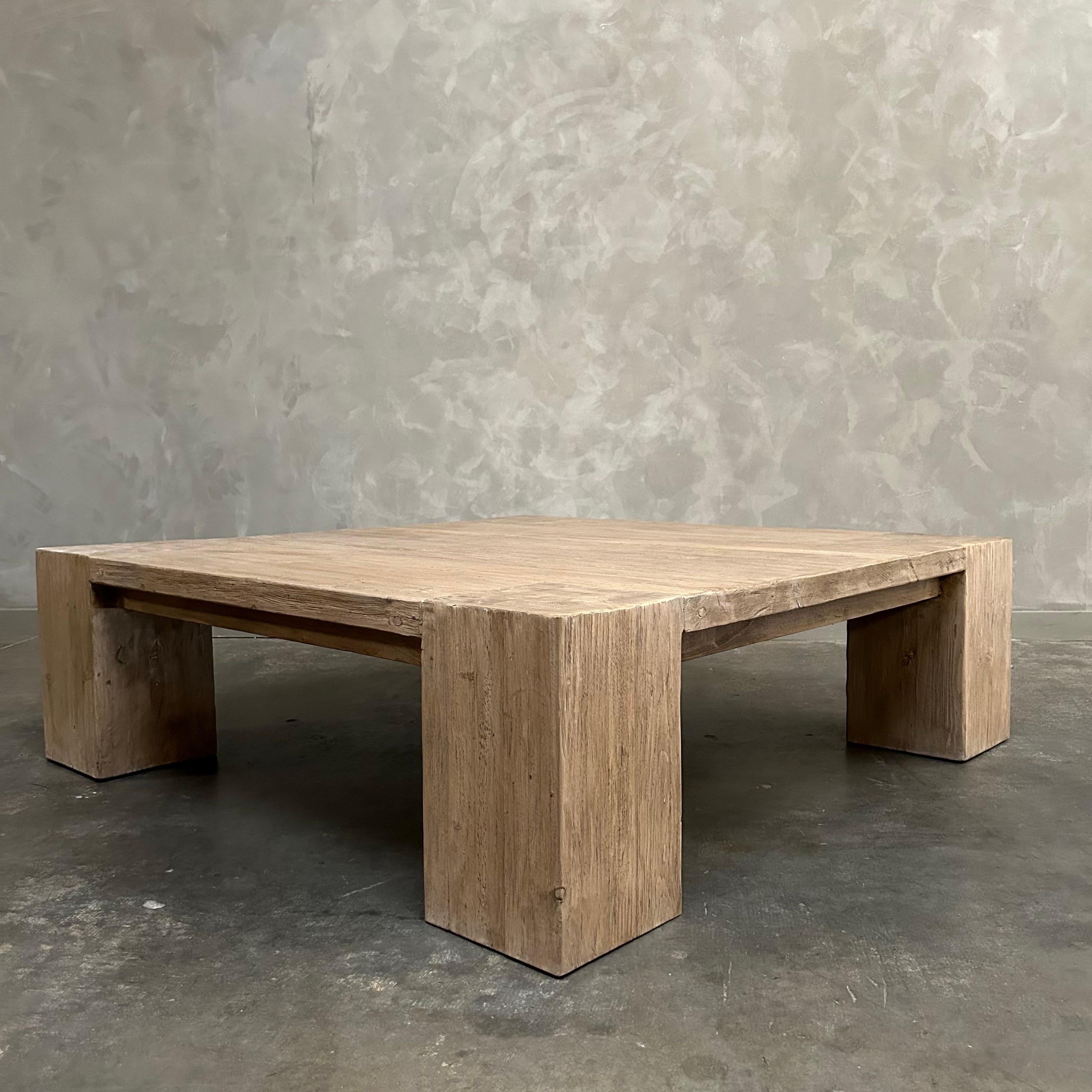 Ulme Wood Beam Quadratischer Couchtisch (Organische Moderne) im Angebot