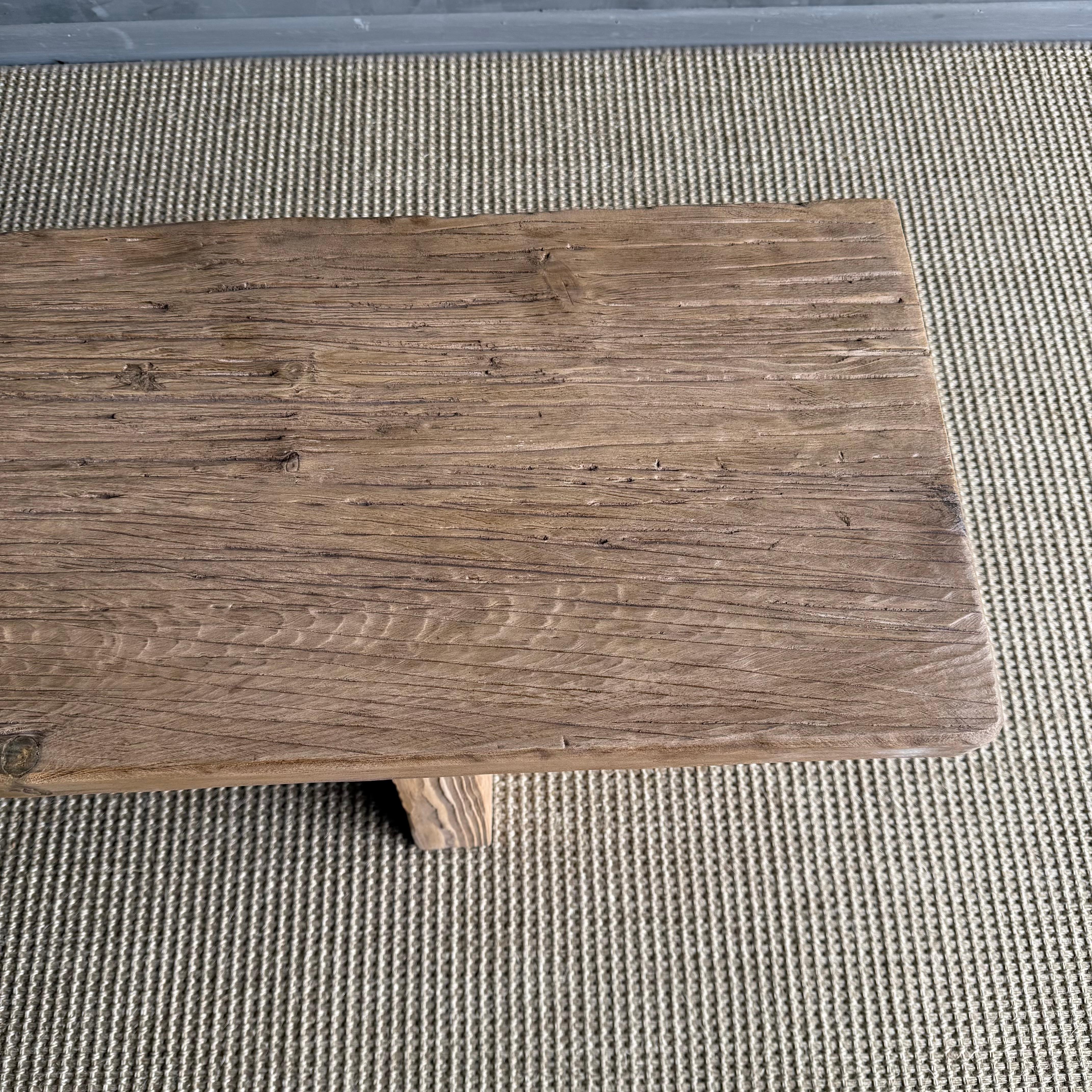 XXIe siècle et contemporain Banc en bois d'orme récupéré avec brancard en vente