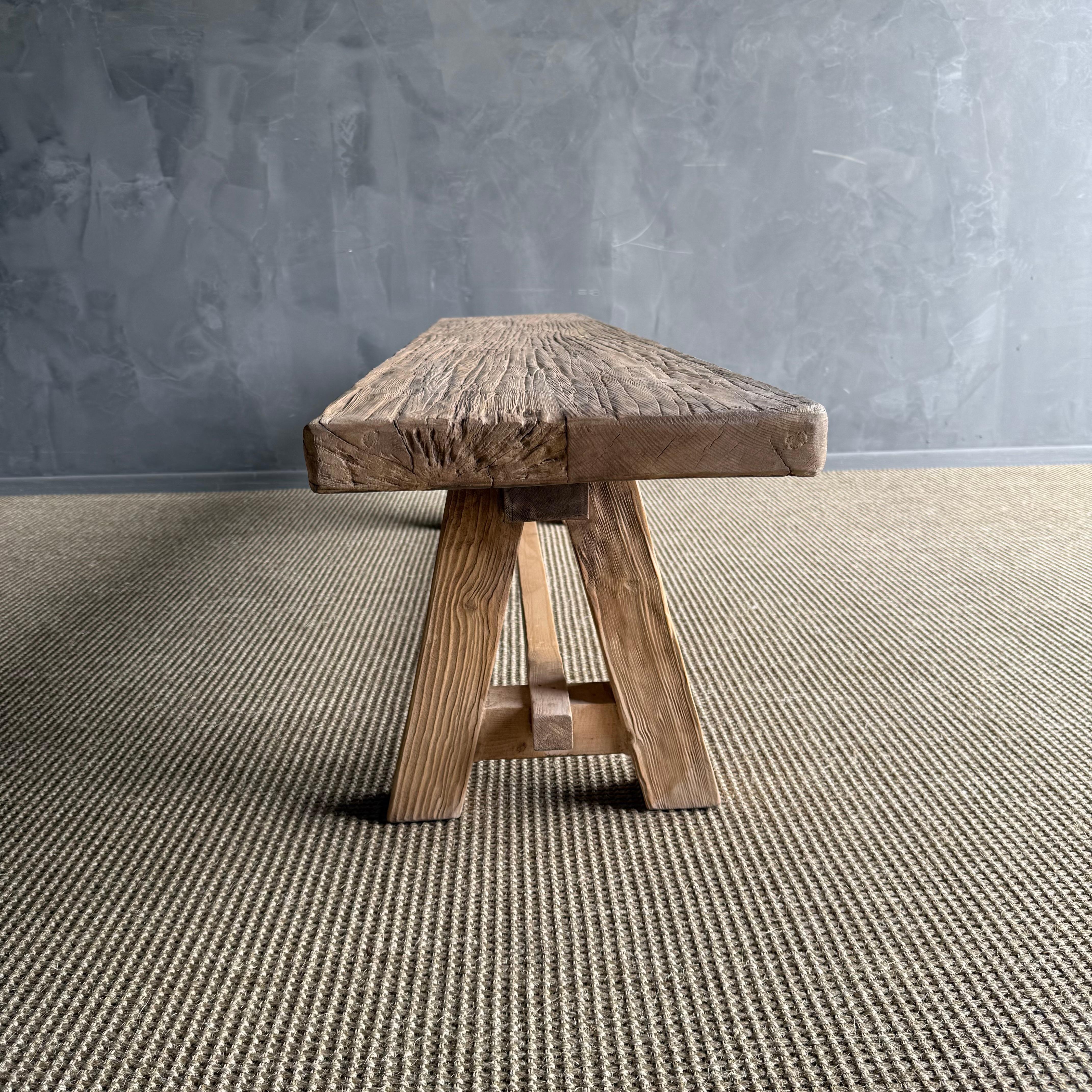 Banc en bois d'orme récupéré avec brancard en vente 2