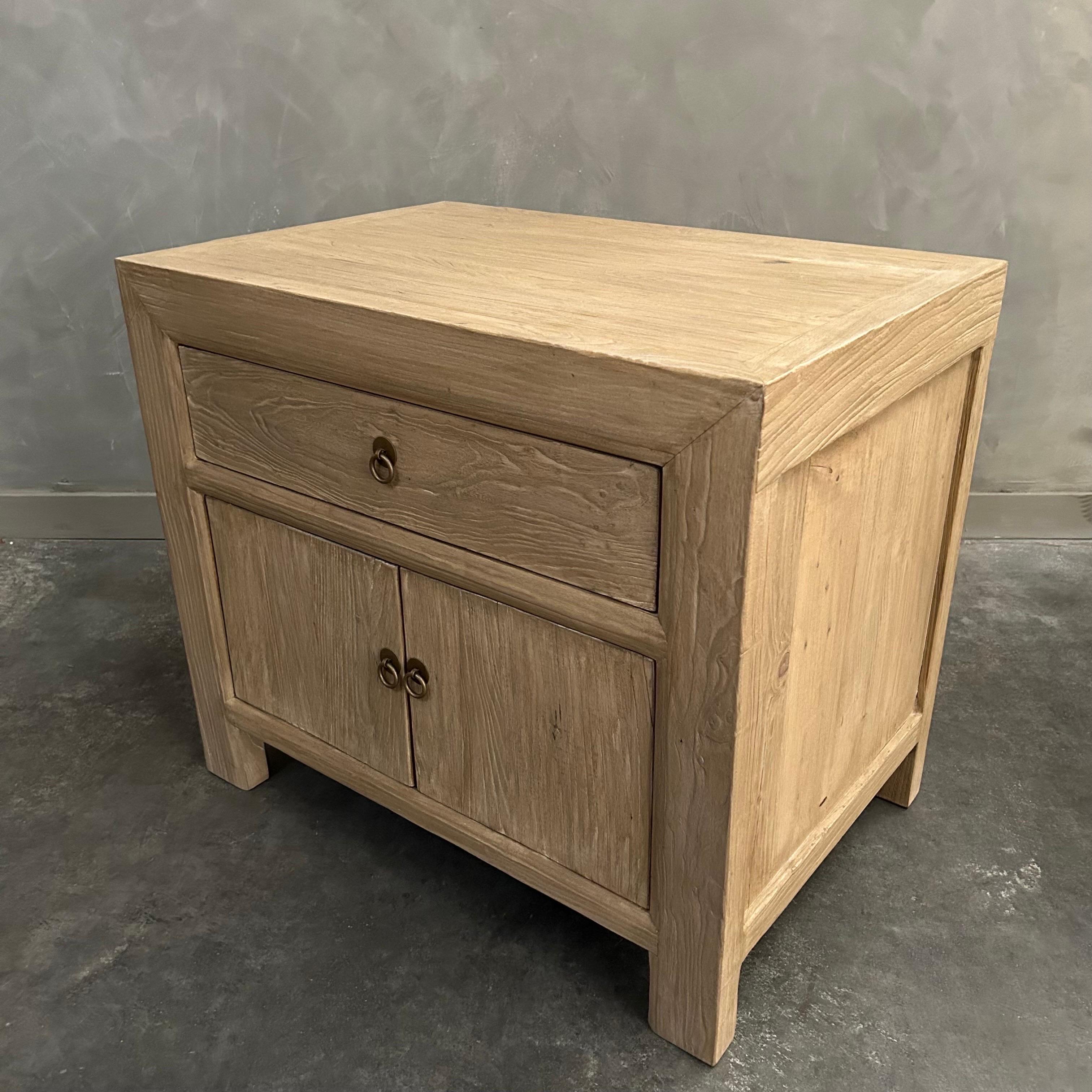 Table de chevet ou d'appoint en bois d'orme recyclé avec tiroir  en vente 6