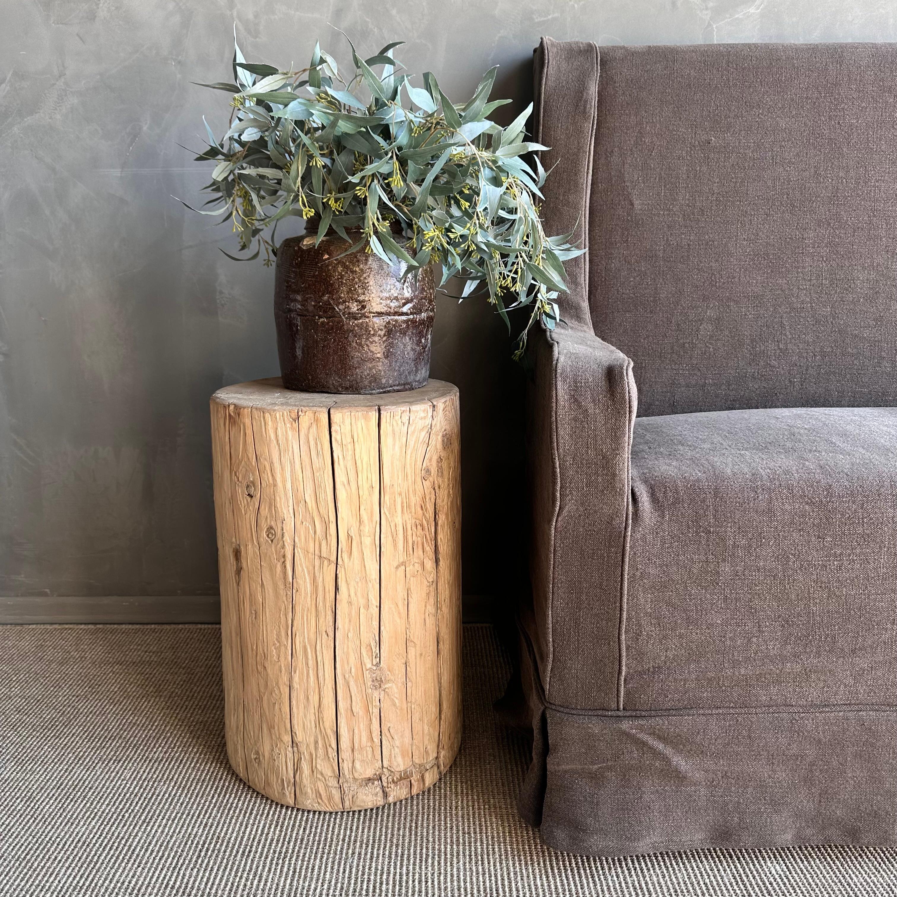 Aufgearbeitete Ulme Wood Beistelltisch Stumpf (21. Jahrhundert und zeitgenössisch) im Angebot