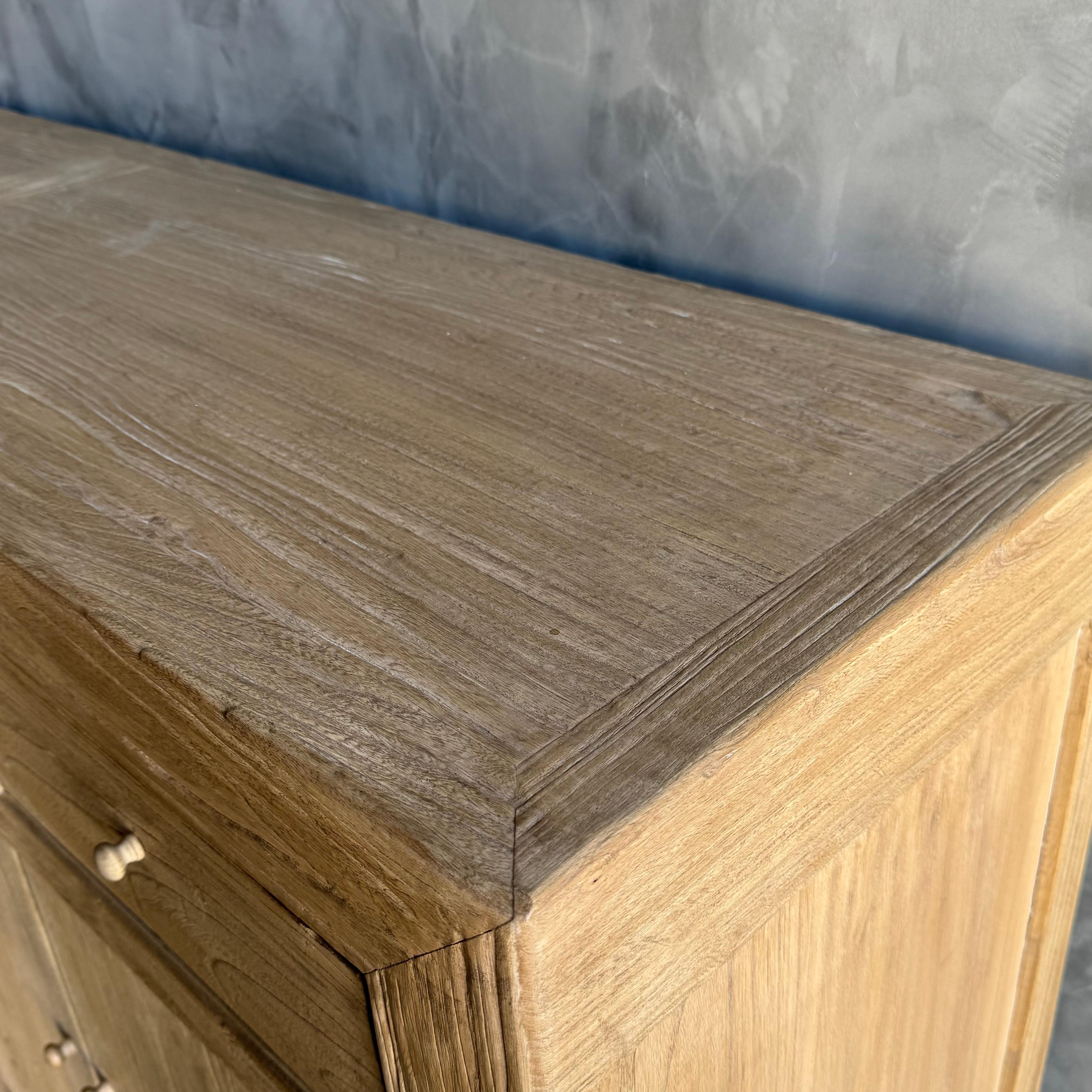 Armario de madera de olmo recuperada con puertas y cajones en Nuevo estado para la venta en Old Town Orange, CA