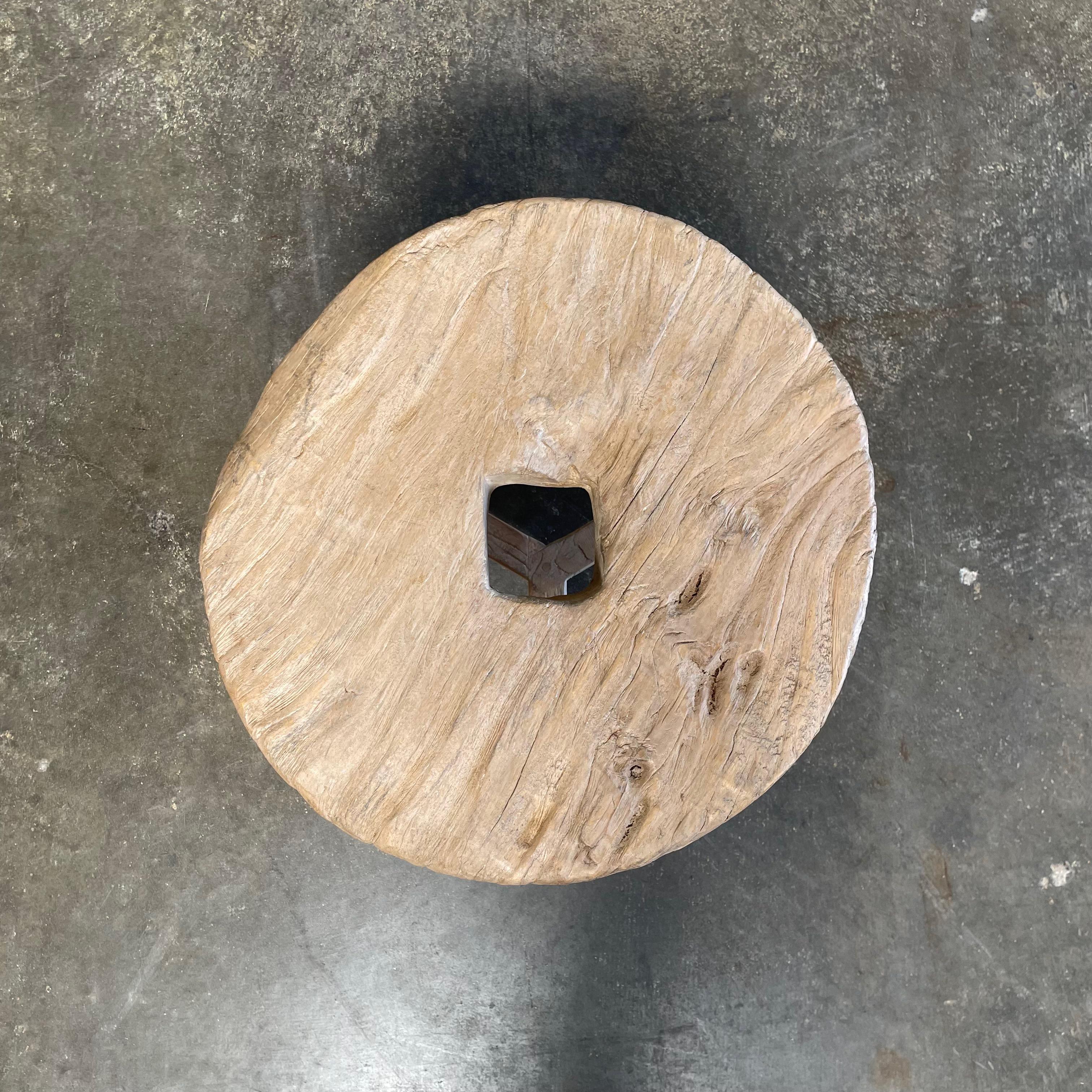 Wiederaufbereitete Ulme Wood Wheel Tisch (amerikanisch) im Angebot