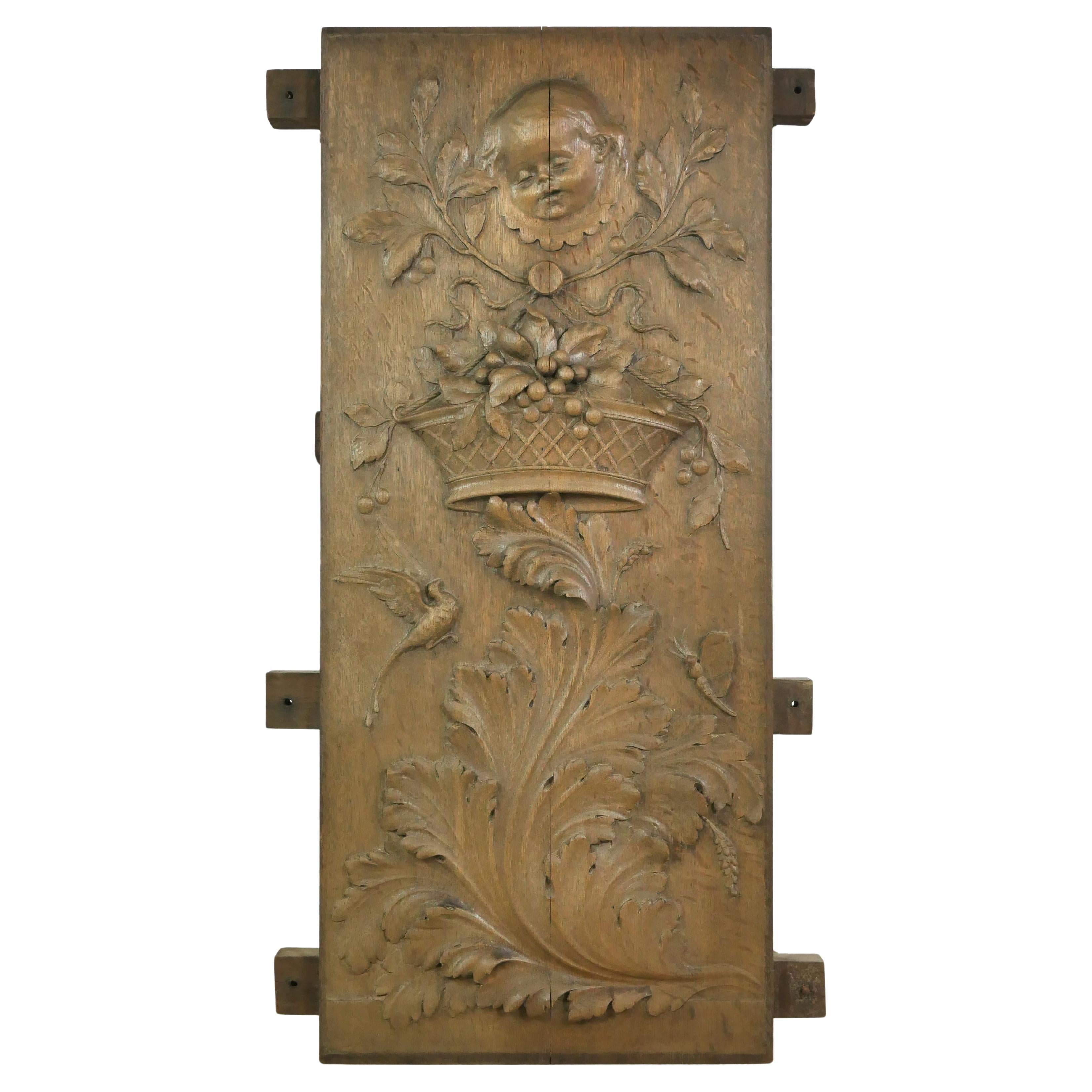 Panneau de cheminée en bois sculpté européen récupéré
