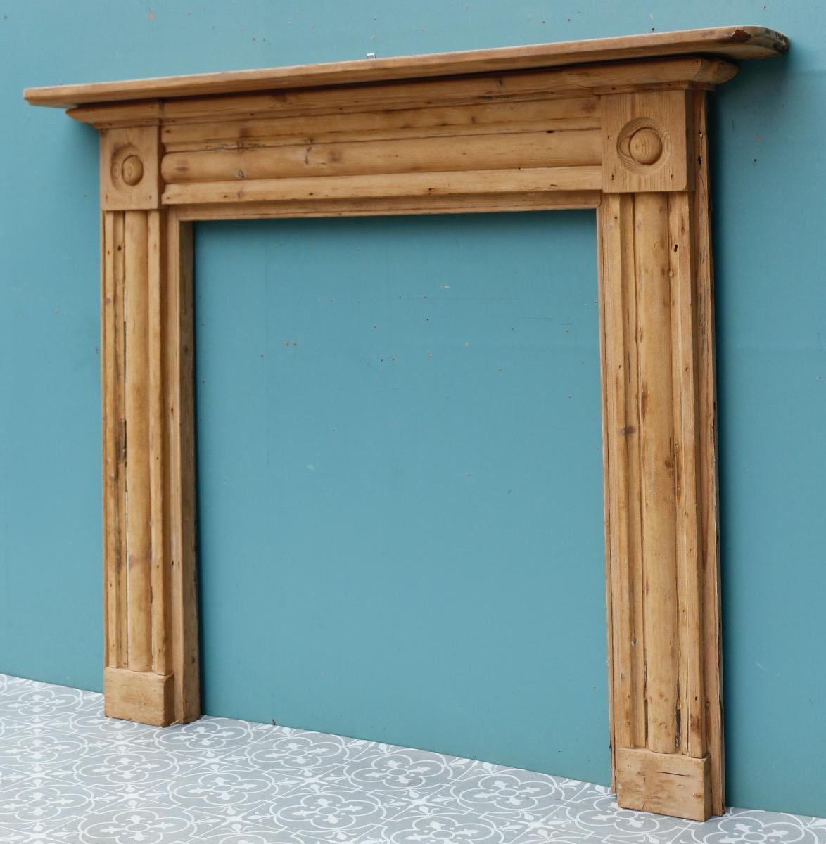Reclaimed Georgian Bullseye Mantel In Fair Condition For Sale In Wormelow, Herefordshire