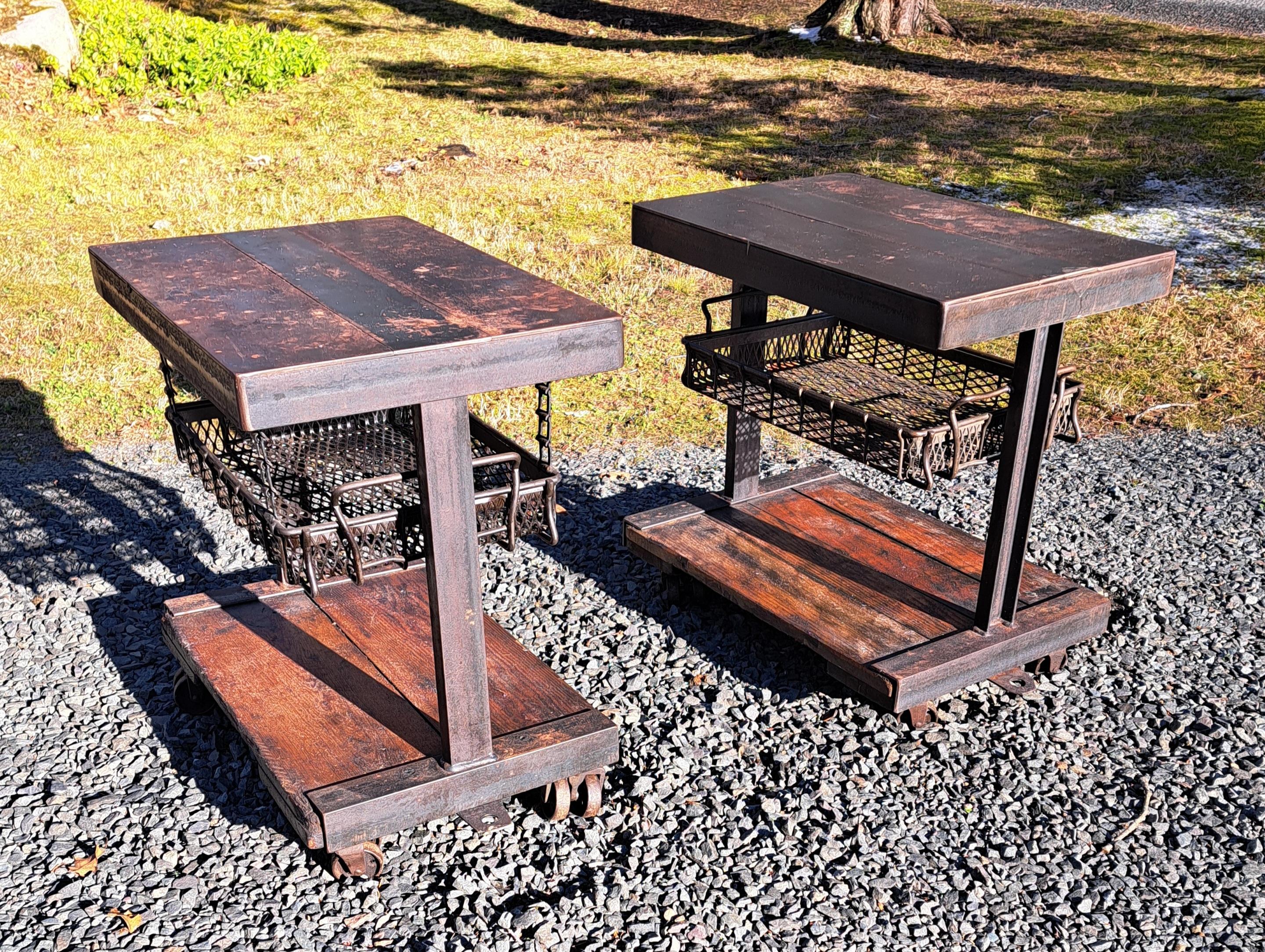 Américain Reclaimed Industrial Side Tables a Pair en vente