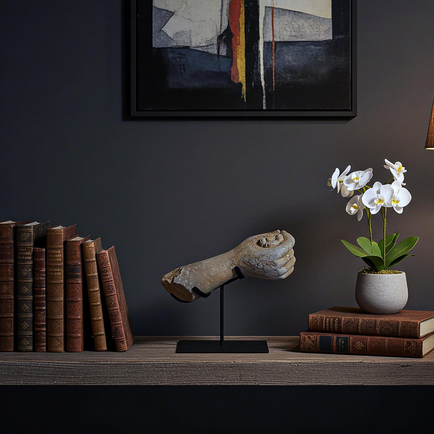 Fragment de sculpture khmère récupérée, début du 20e siècle en vente 11