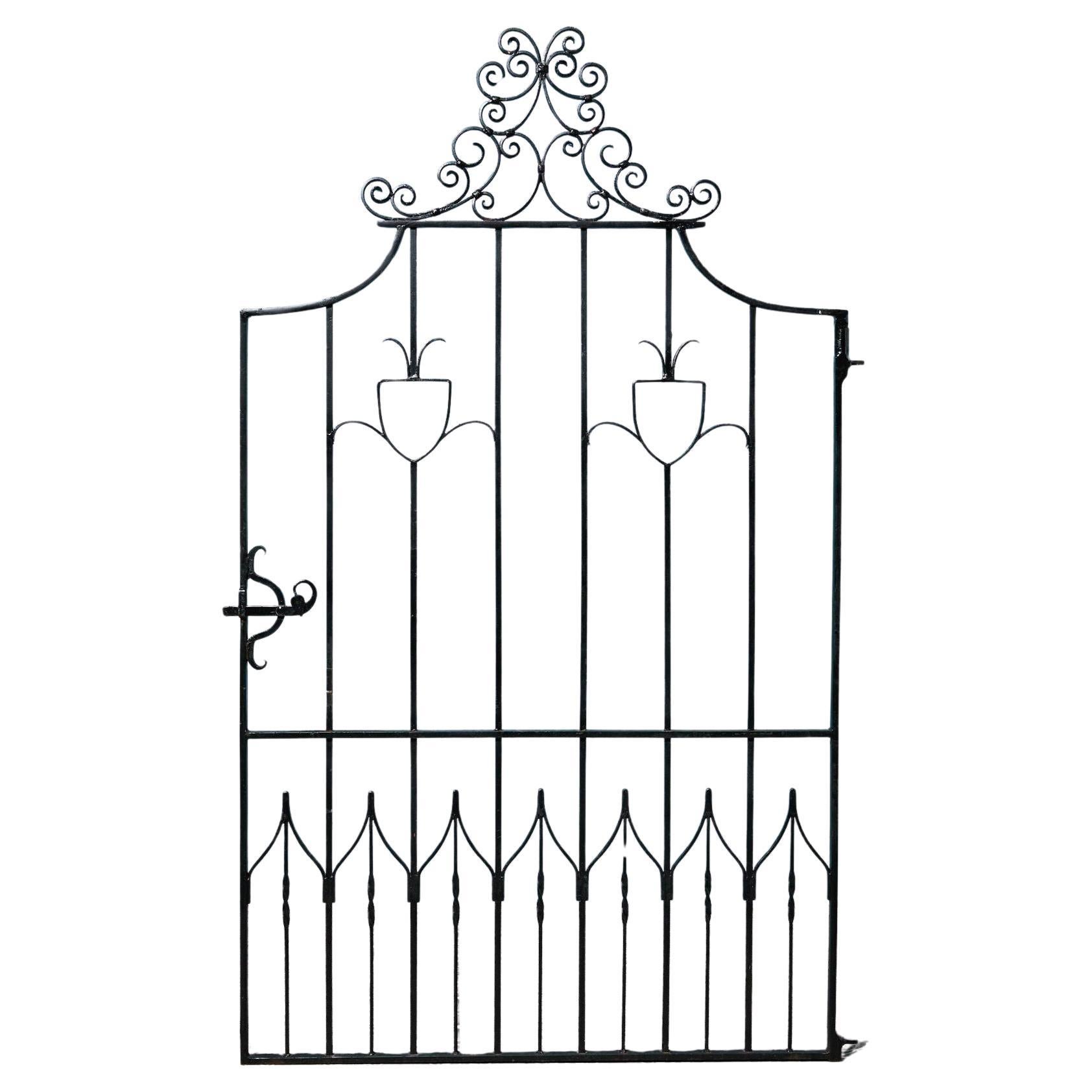 Cancello pedonale in ferro battuto di grandi dimensioni in stile vittoriano recuperato in vendita