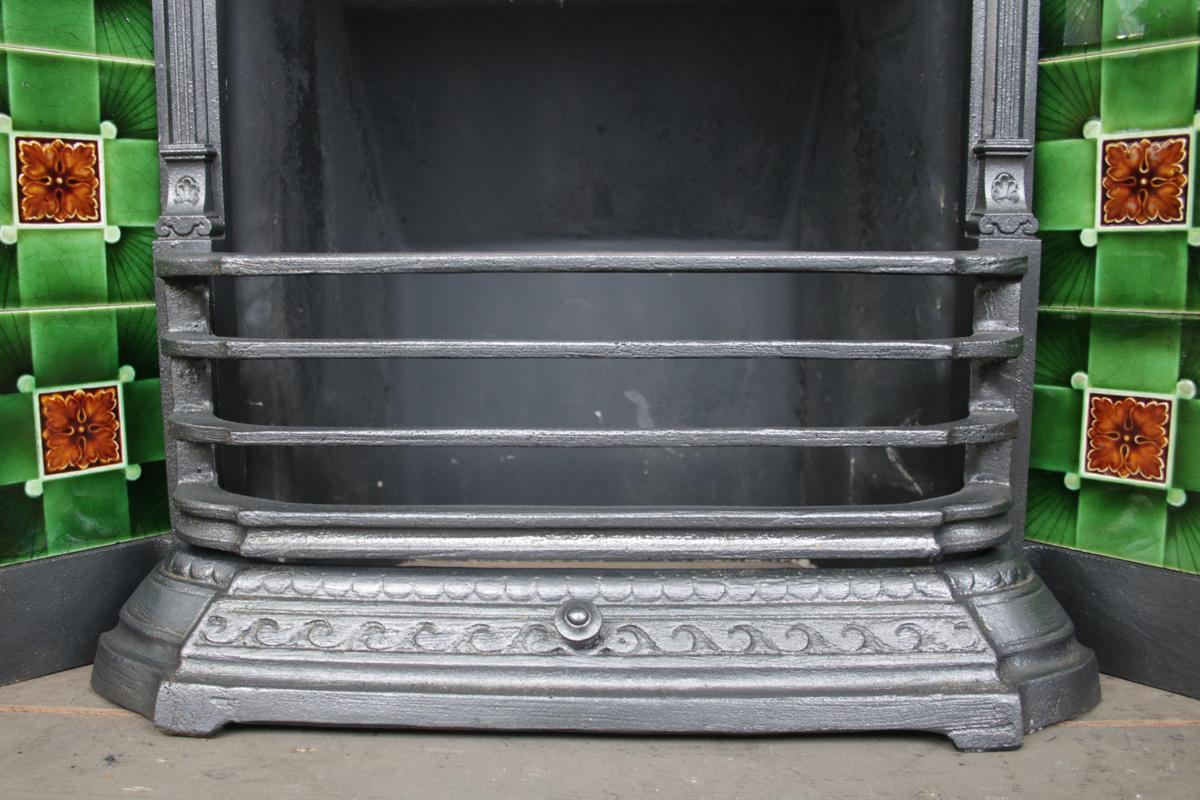 Reclaimed Late Victorian Cast Iron Fireplace Grate 1