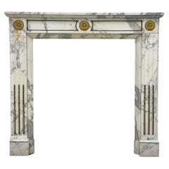 Kamin aus Arabescato-Marmor im Louis XVI-Stil
