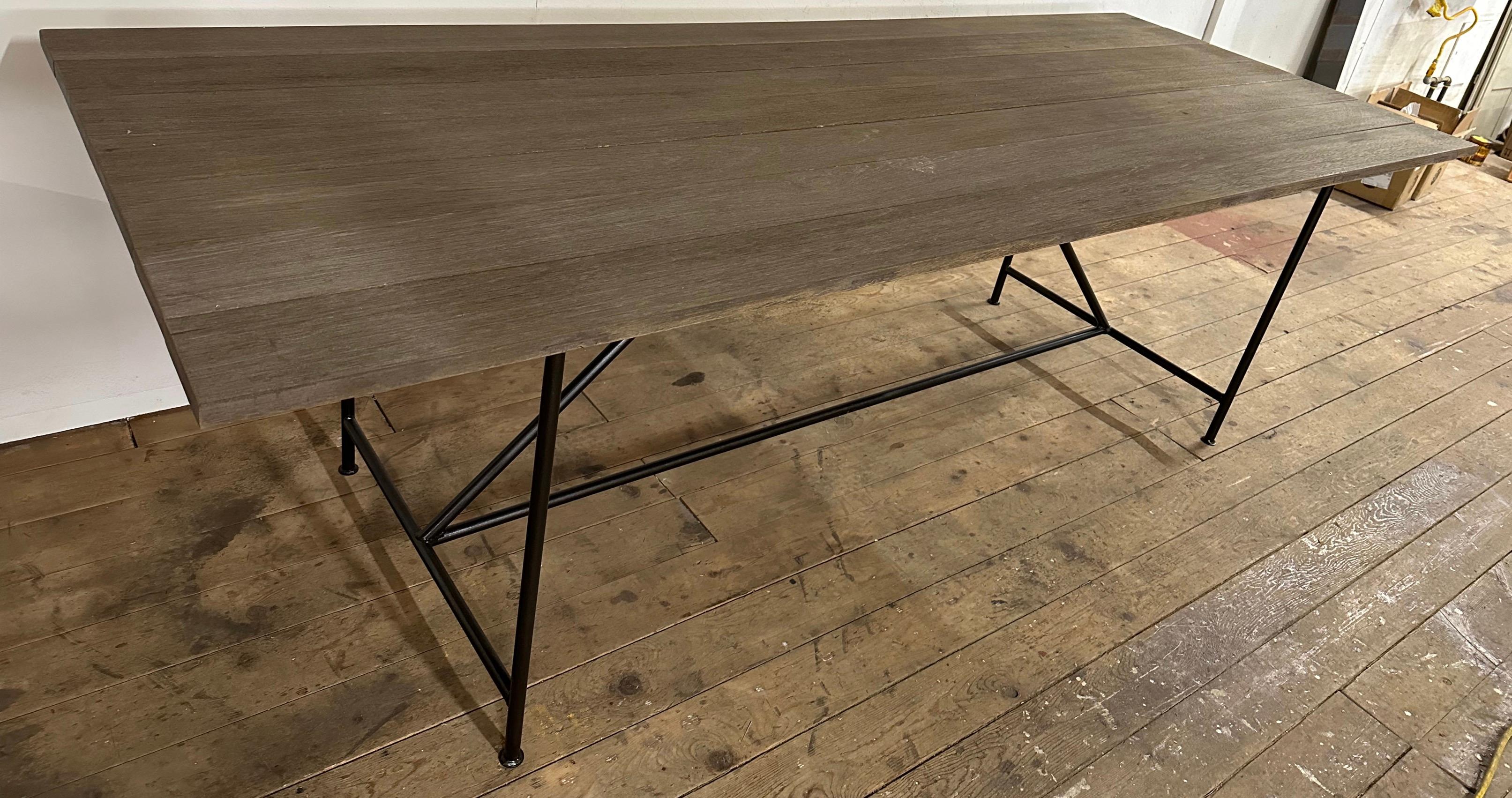 Recycelte Mahagoni-Holzplatte mit maßgefertigtem Metallsockel im Zustand „Neu“ im Angebot in Sheffield, MA