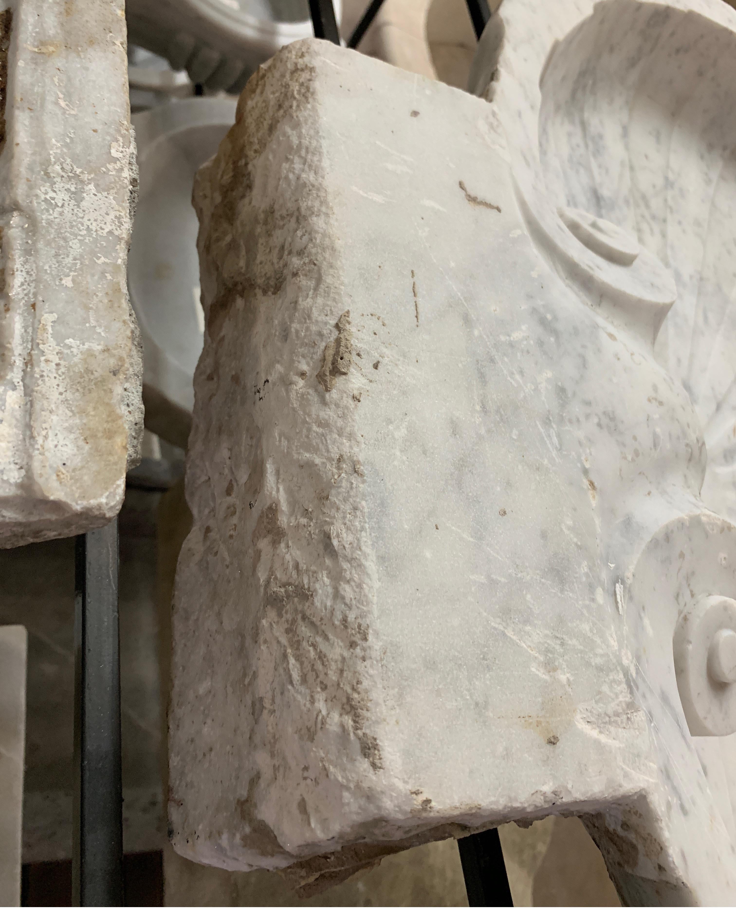 Reclaimed Marble Shell Sink In Good Condition In Dallas, TX