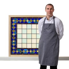 Vetrata quadrata in stile medievale di recupero